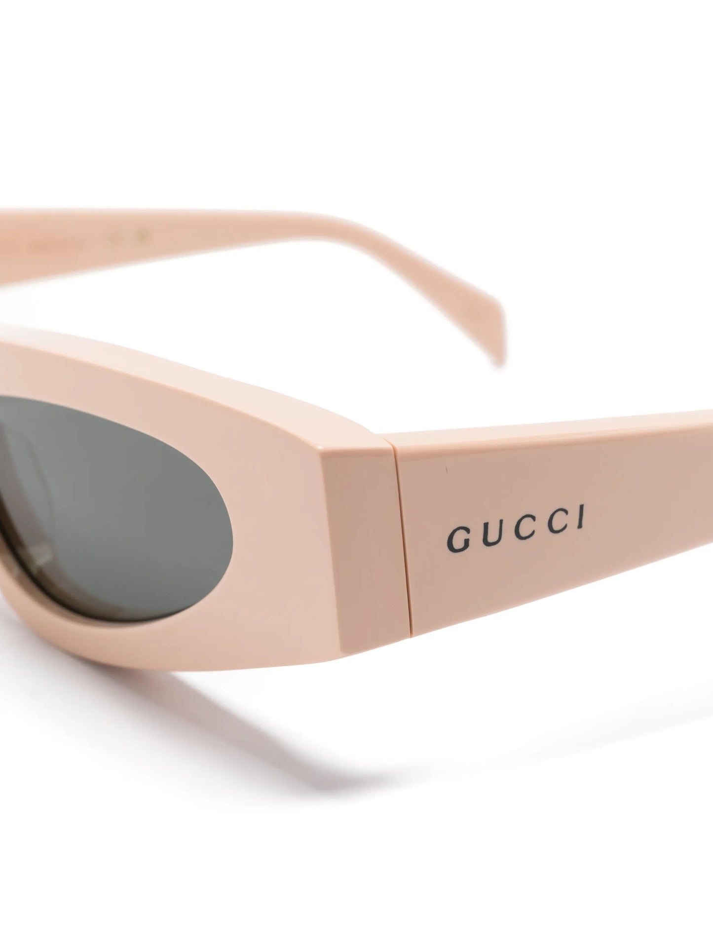 cat-eye frame sunglasses