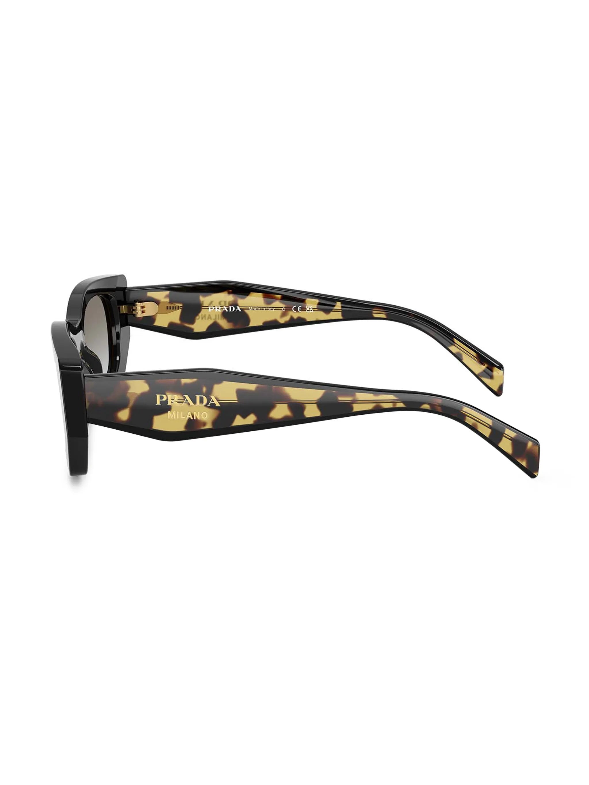 tortoiseshell-effect sunglasses