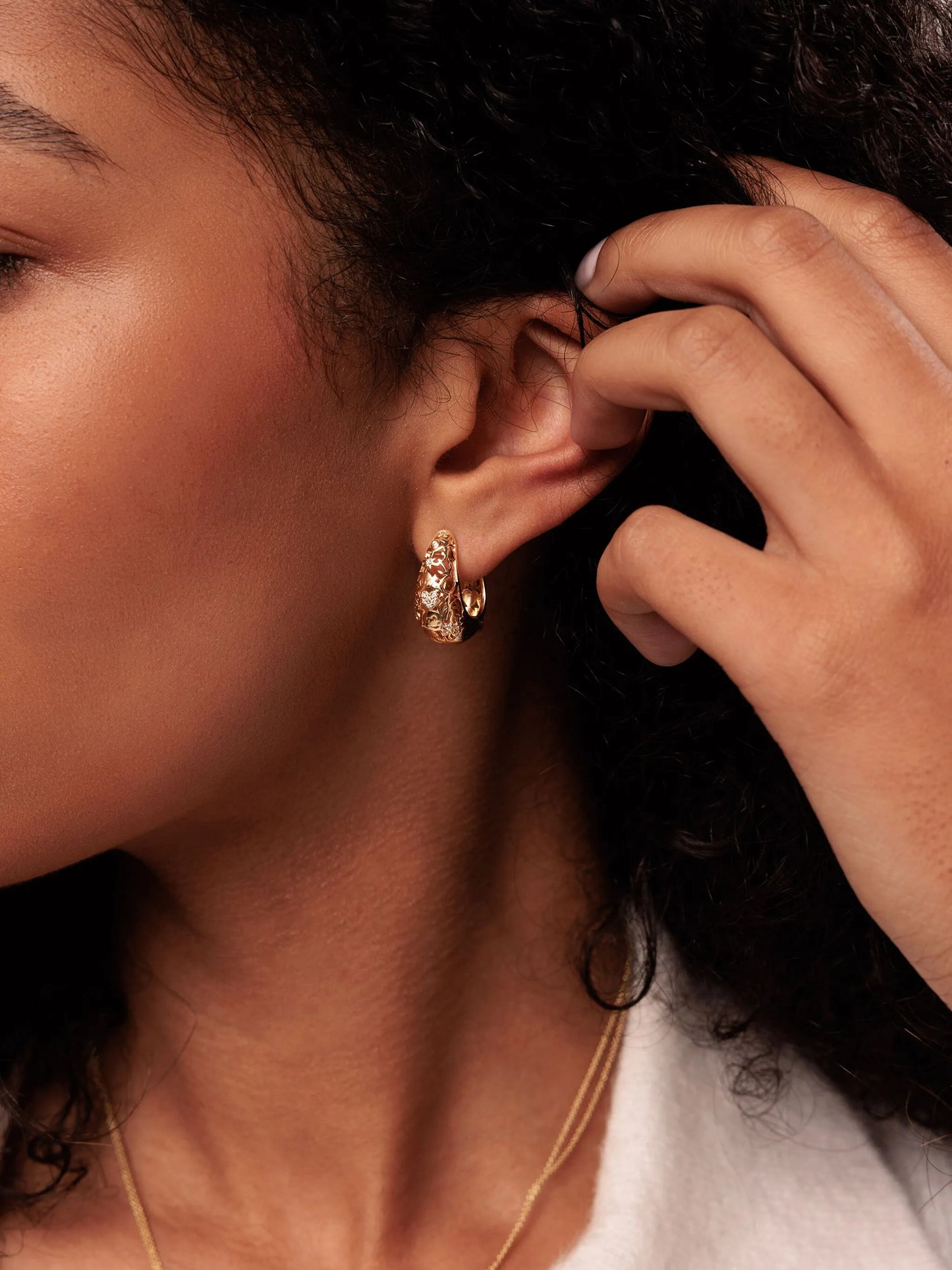 14kt yellow gold Icon Wallpaper hoop earrings