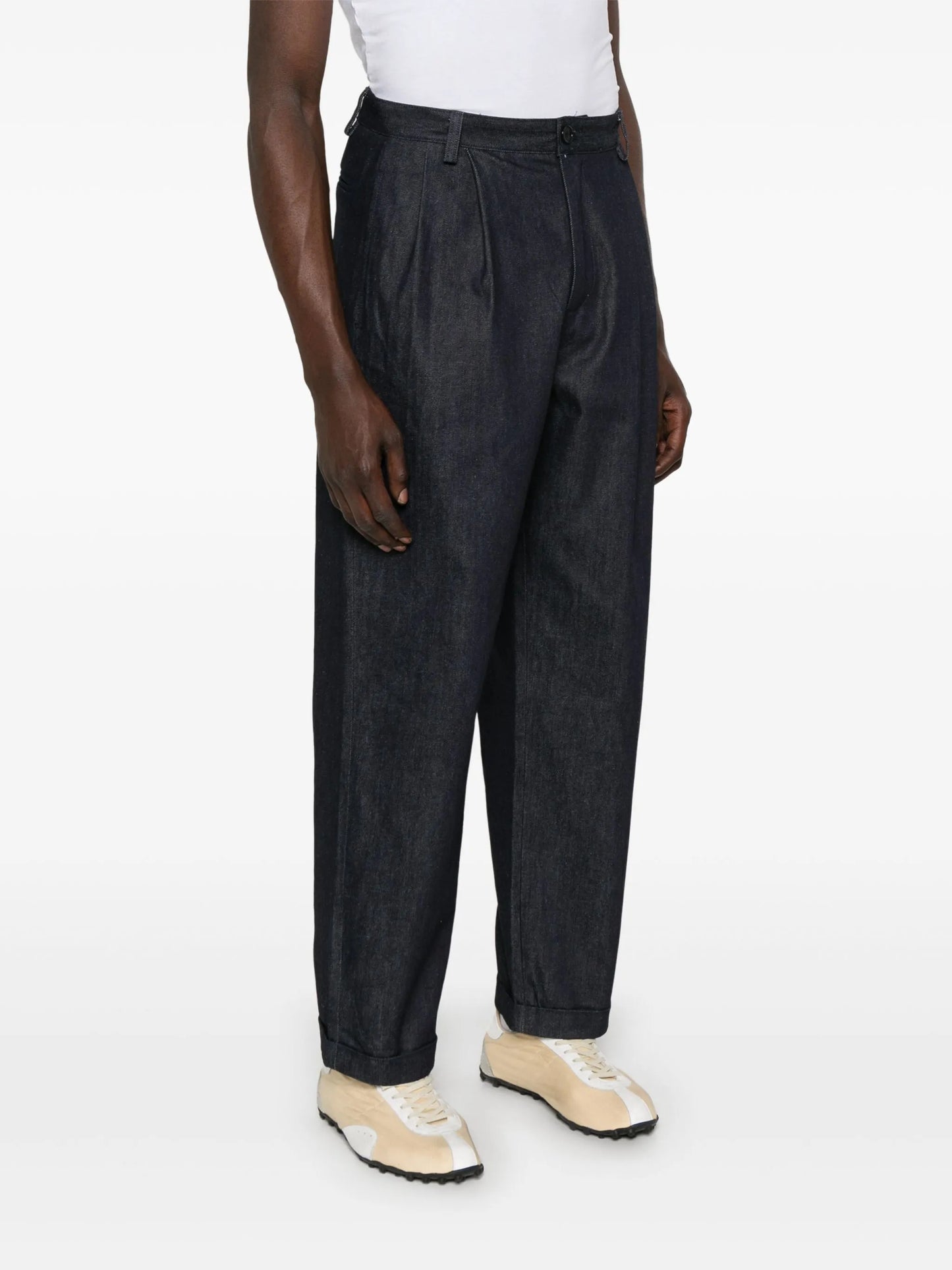 pleat-detail jeans