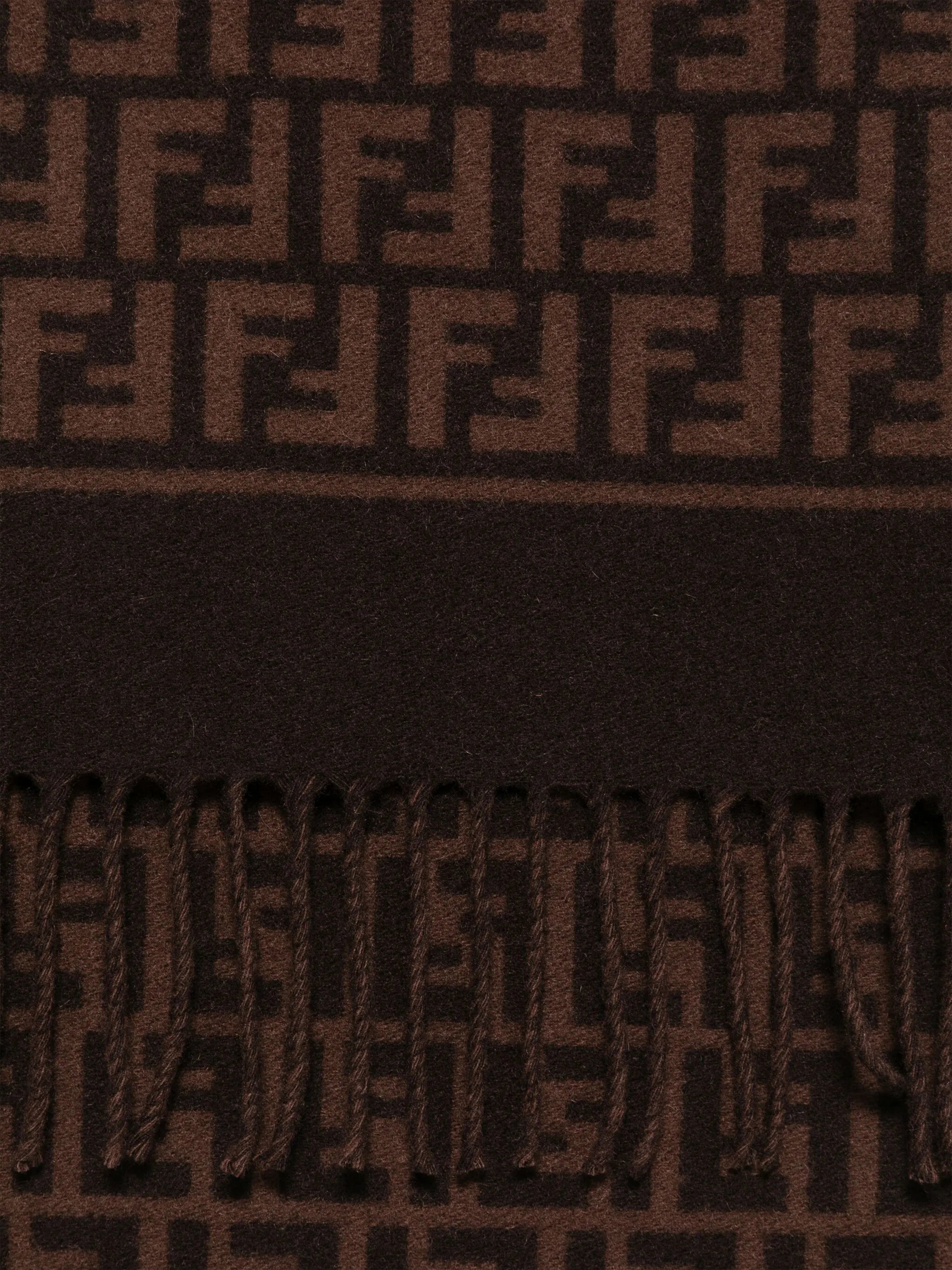 FF-motif scarf
