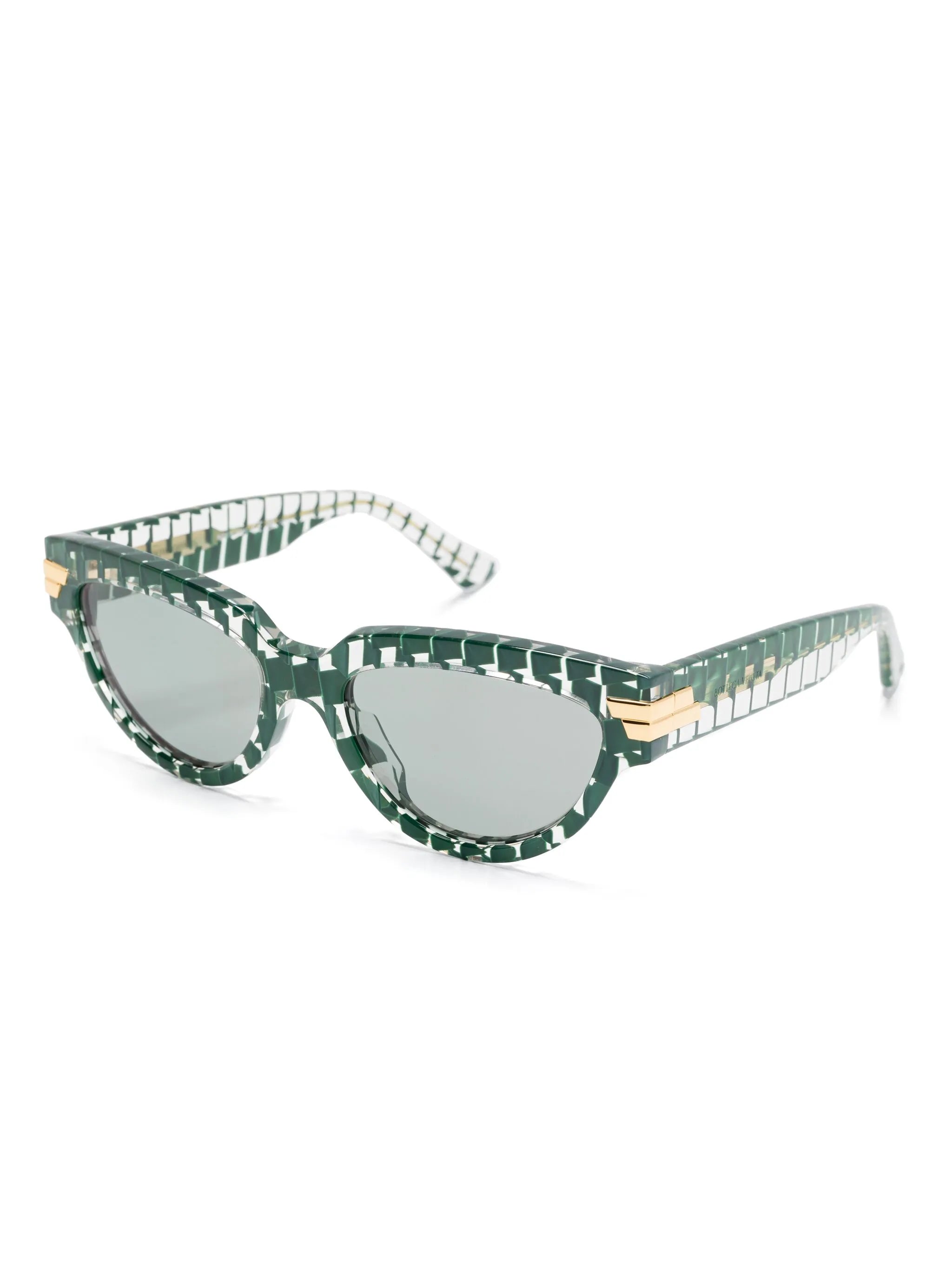 cat-eye frame sunglasses