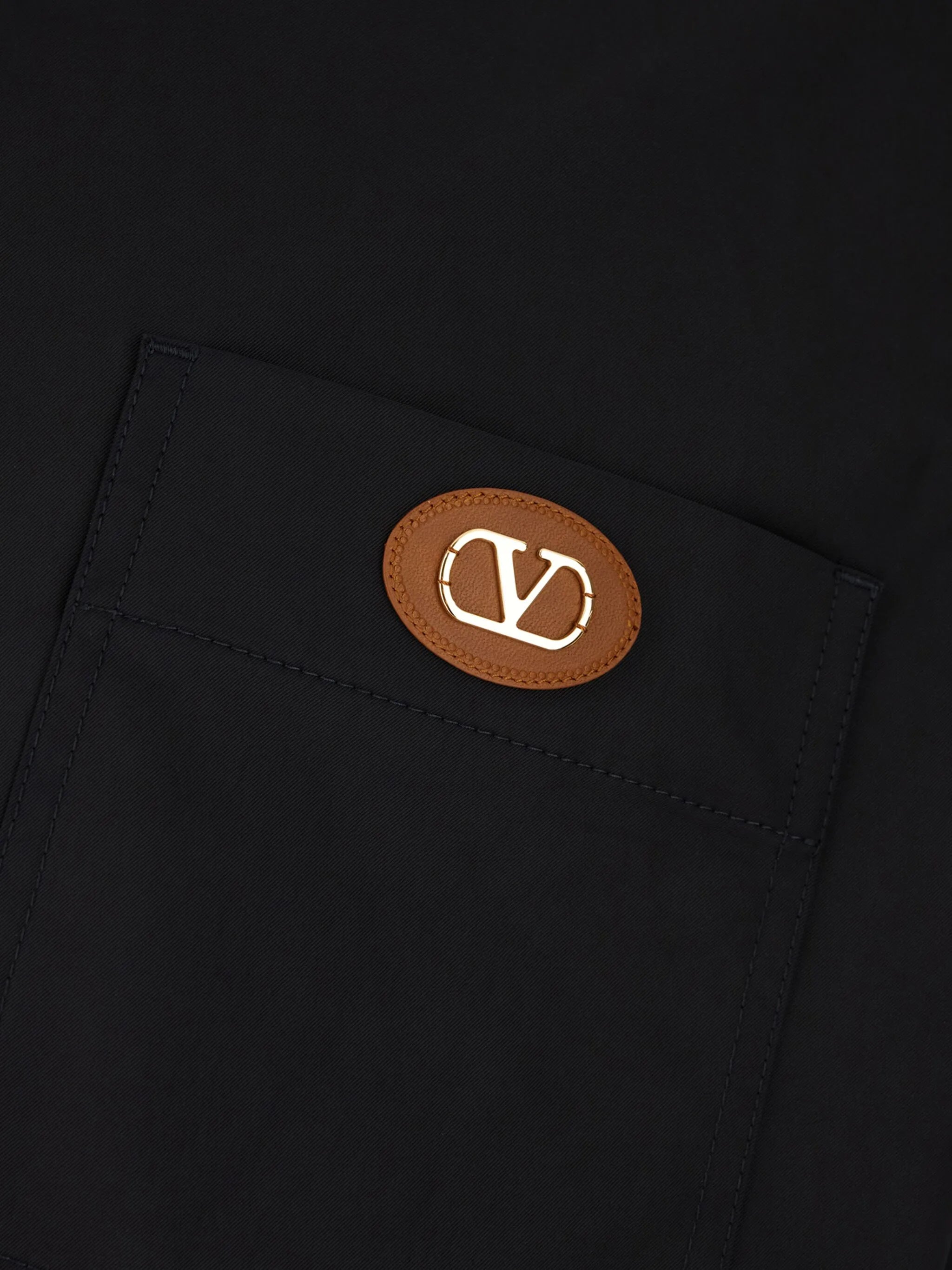 V-detail shirt jacket