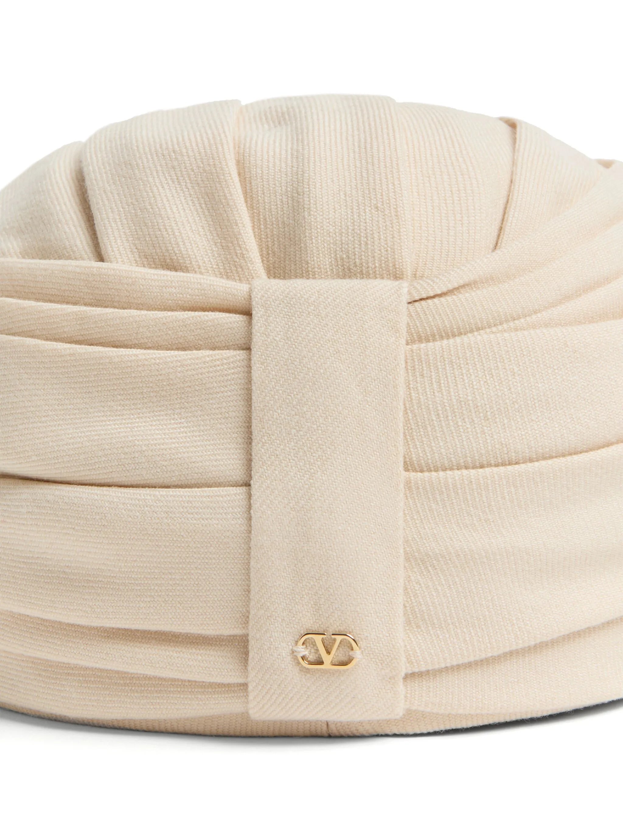 Rigid wool hat