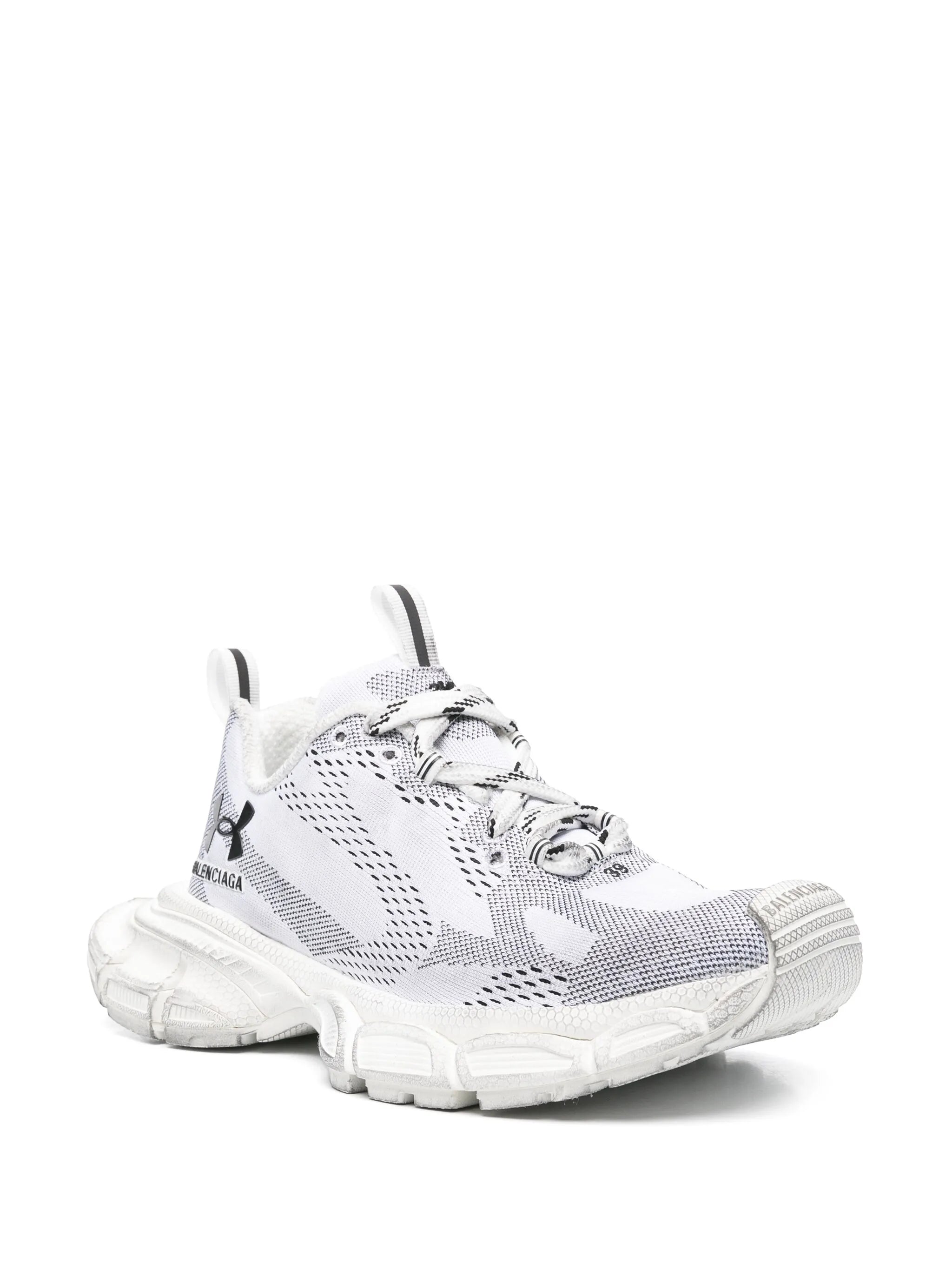 3XL sneakers