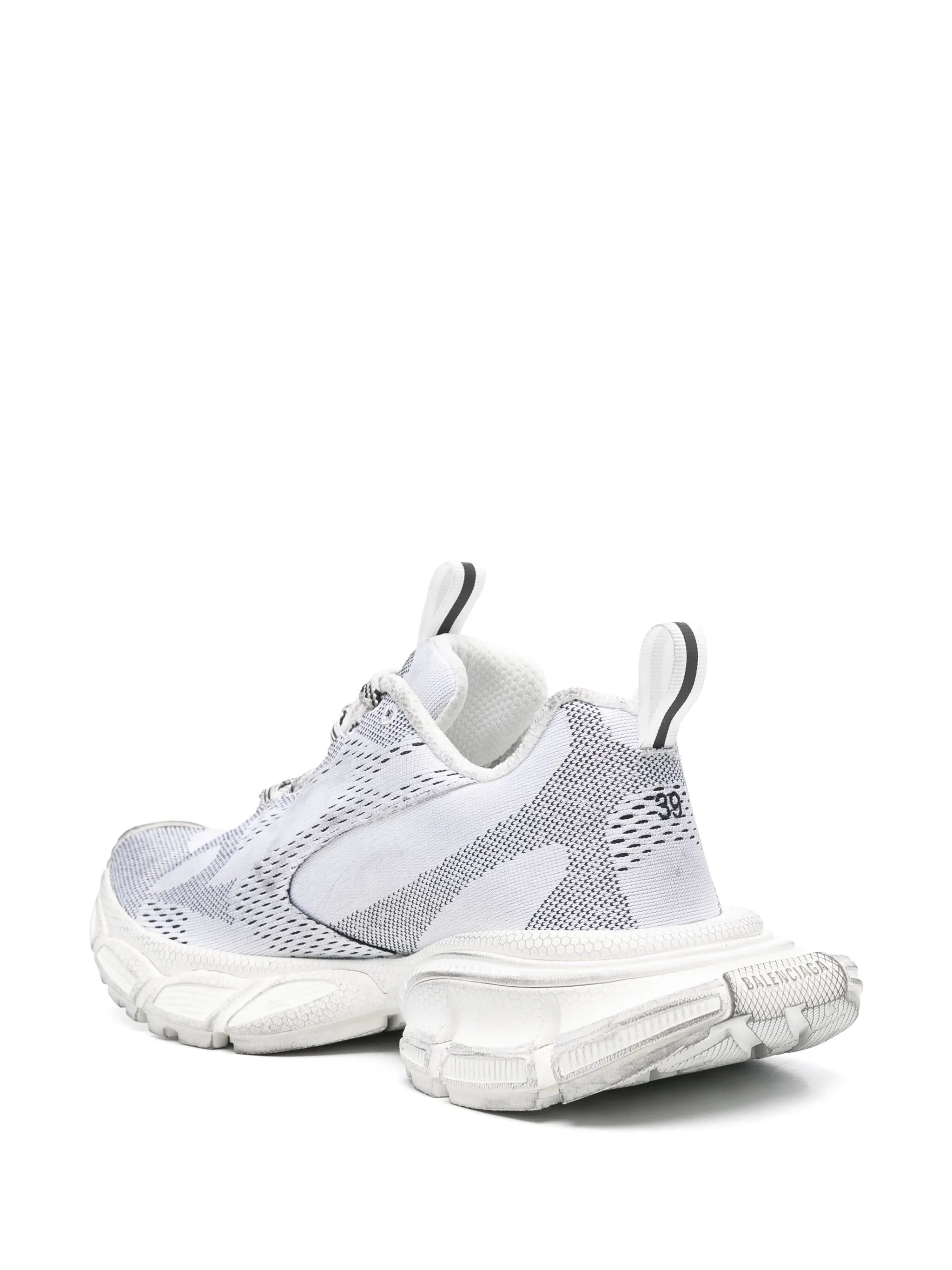 3XL sneakers