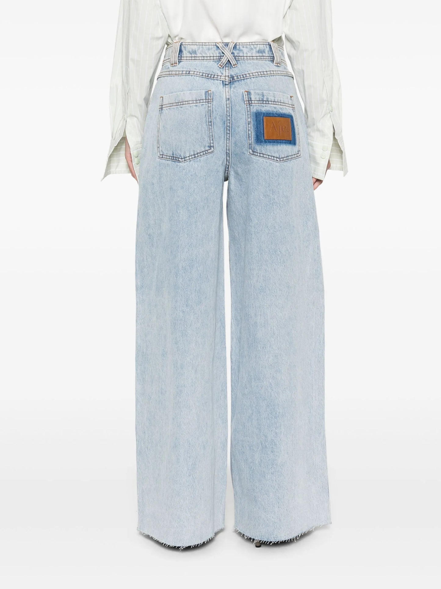 Aura jeans