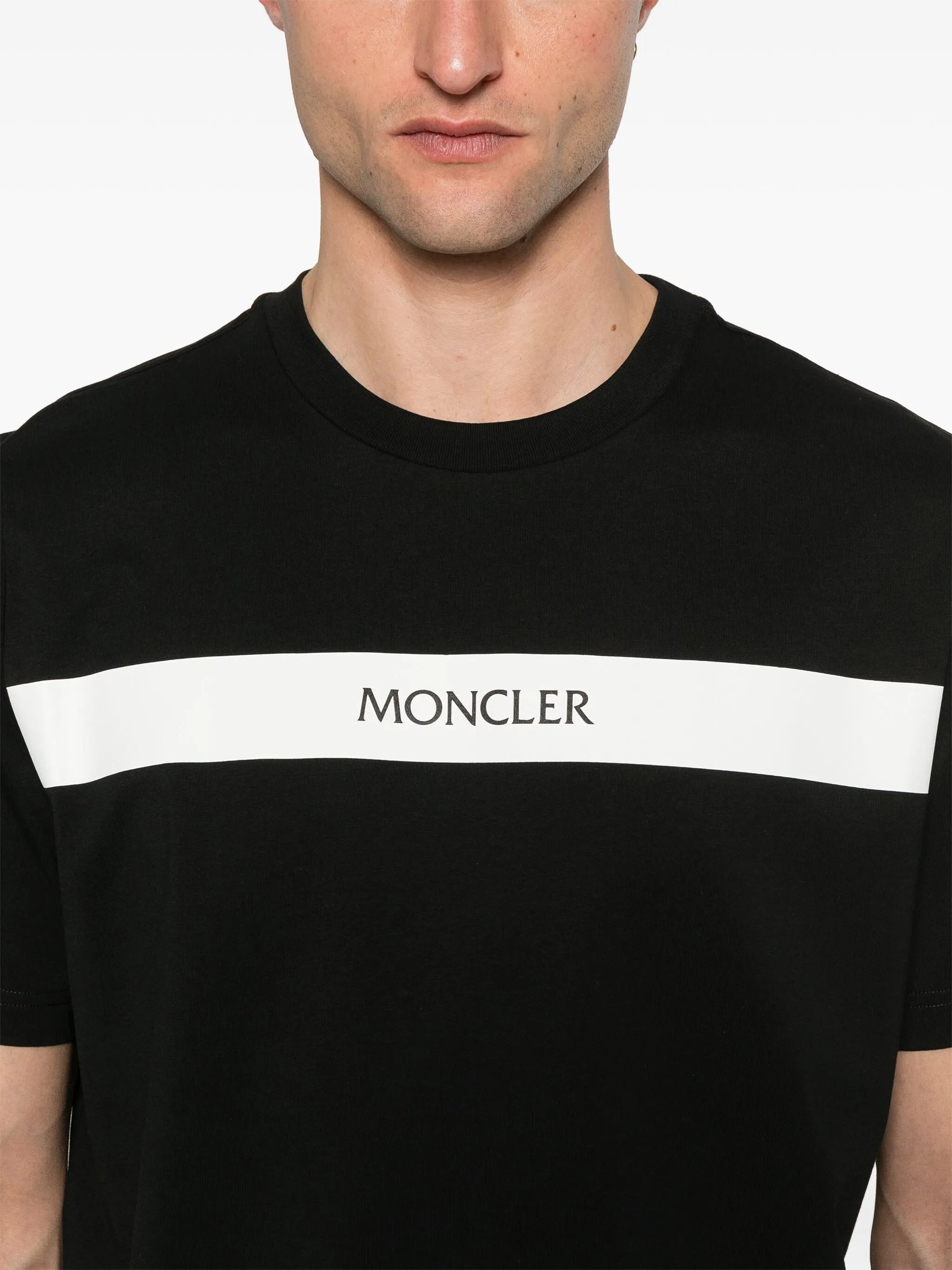 shortsleeved T-shirt