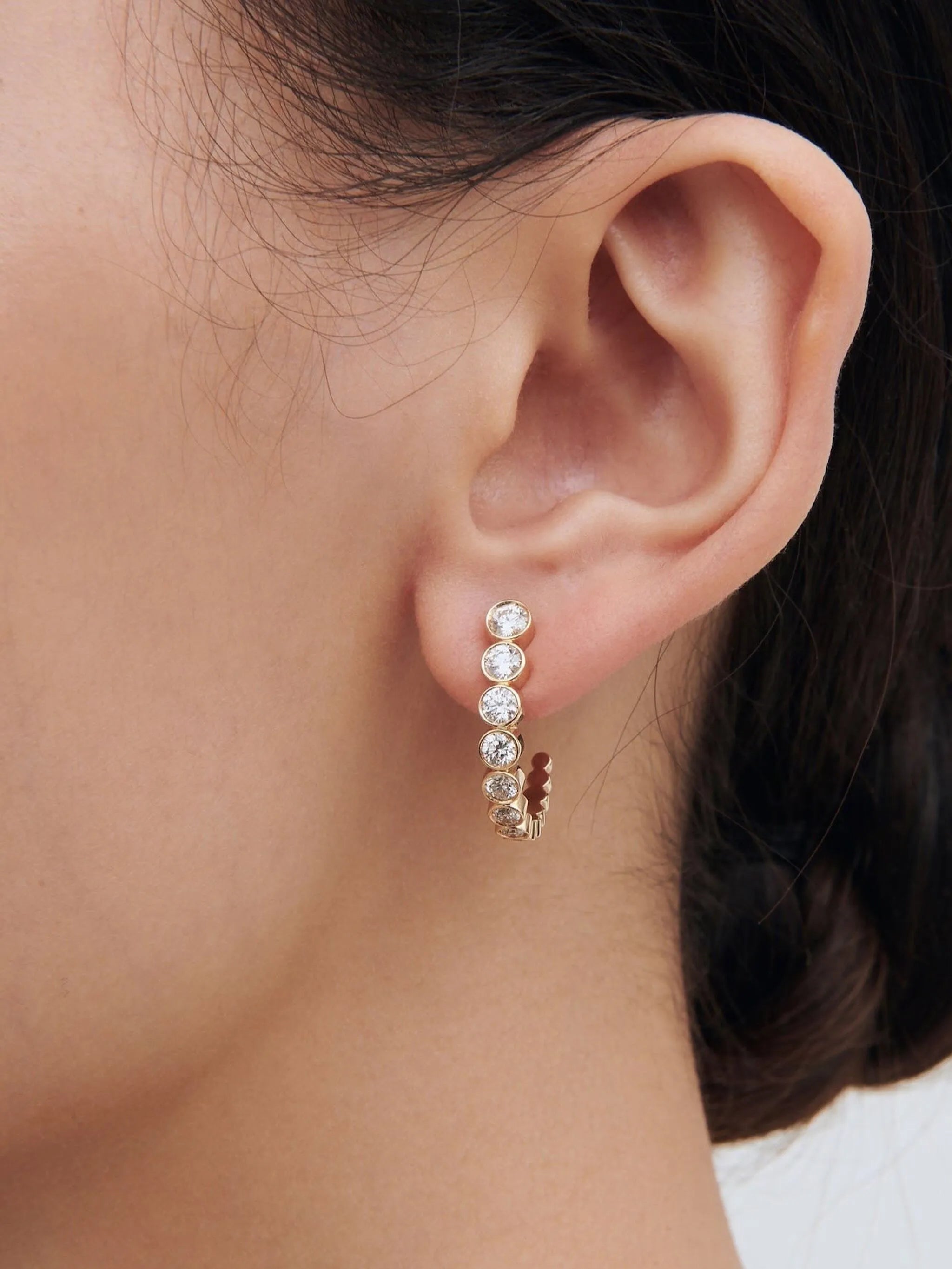 18kt yellow gold diamond hoop earrings