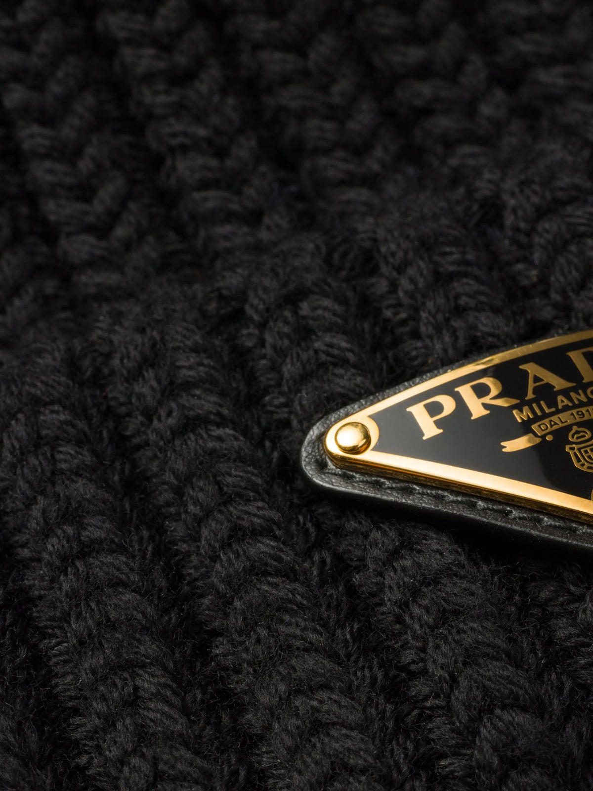 triangle-logo ribbed beanie