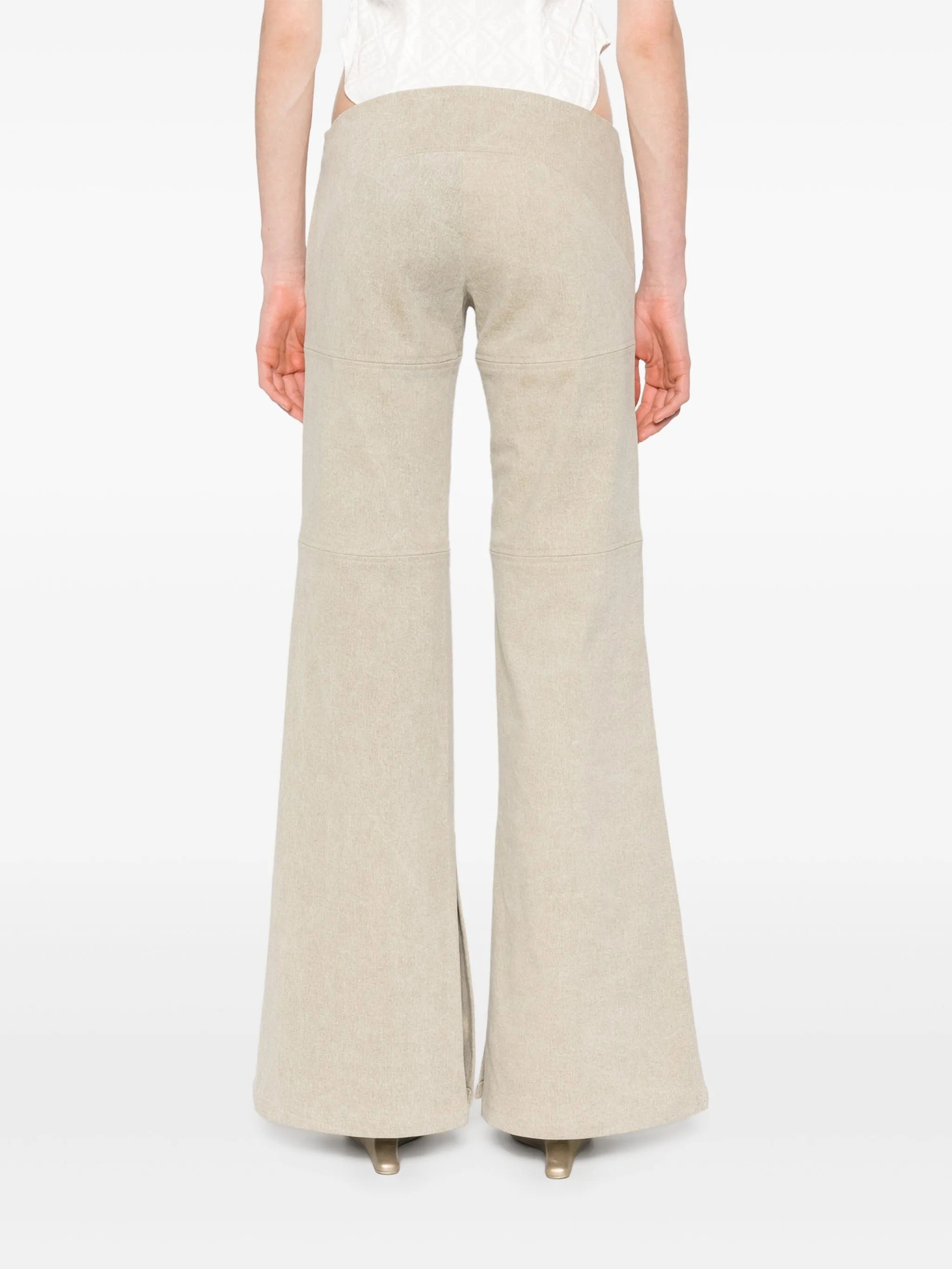 low-rise trousers