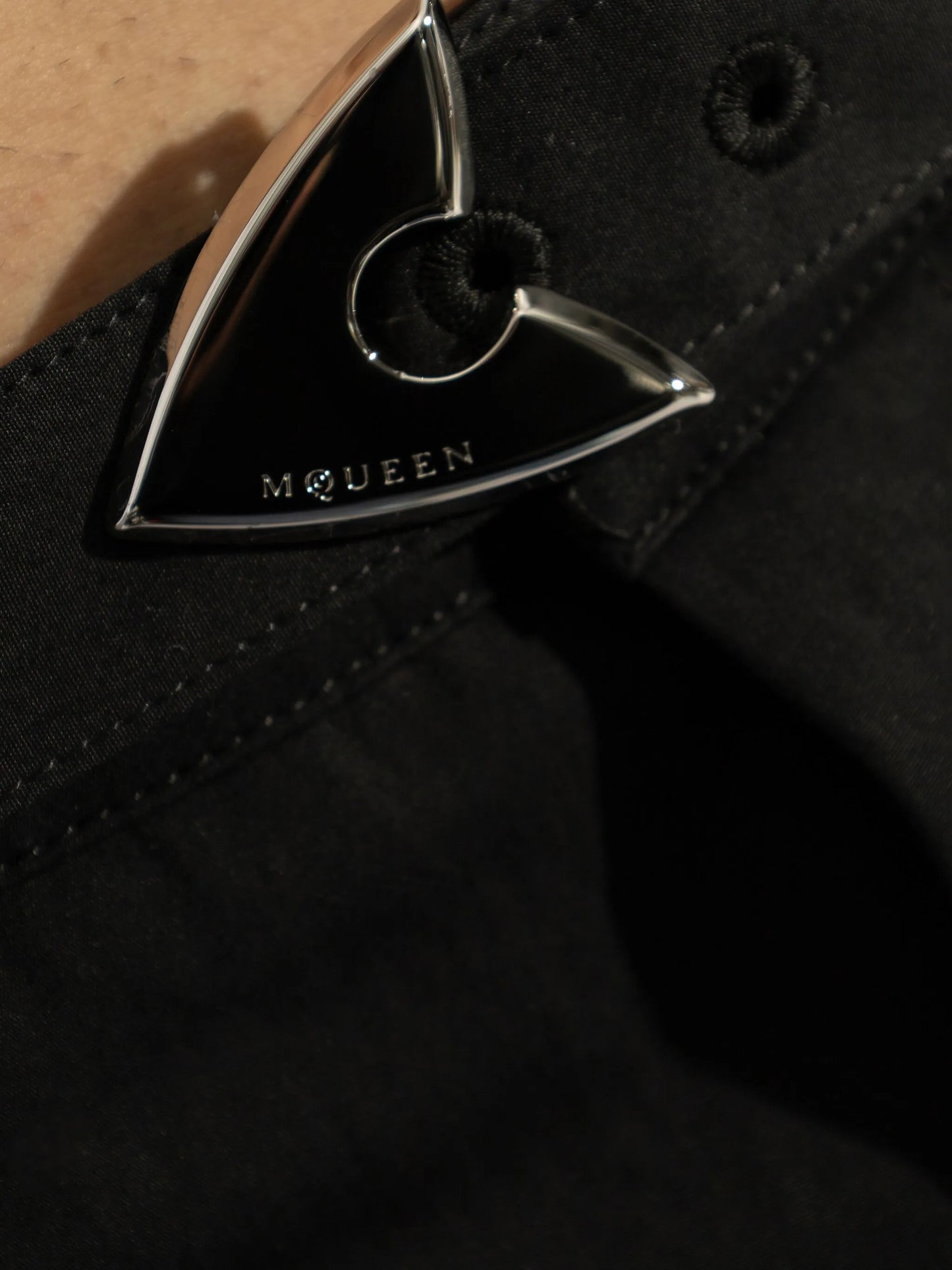 straight-leg tailored trousers