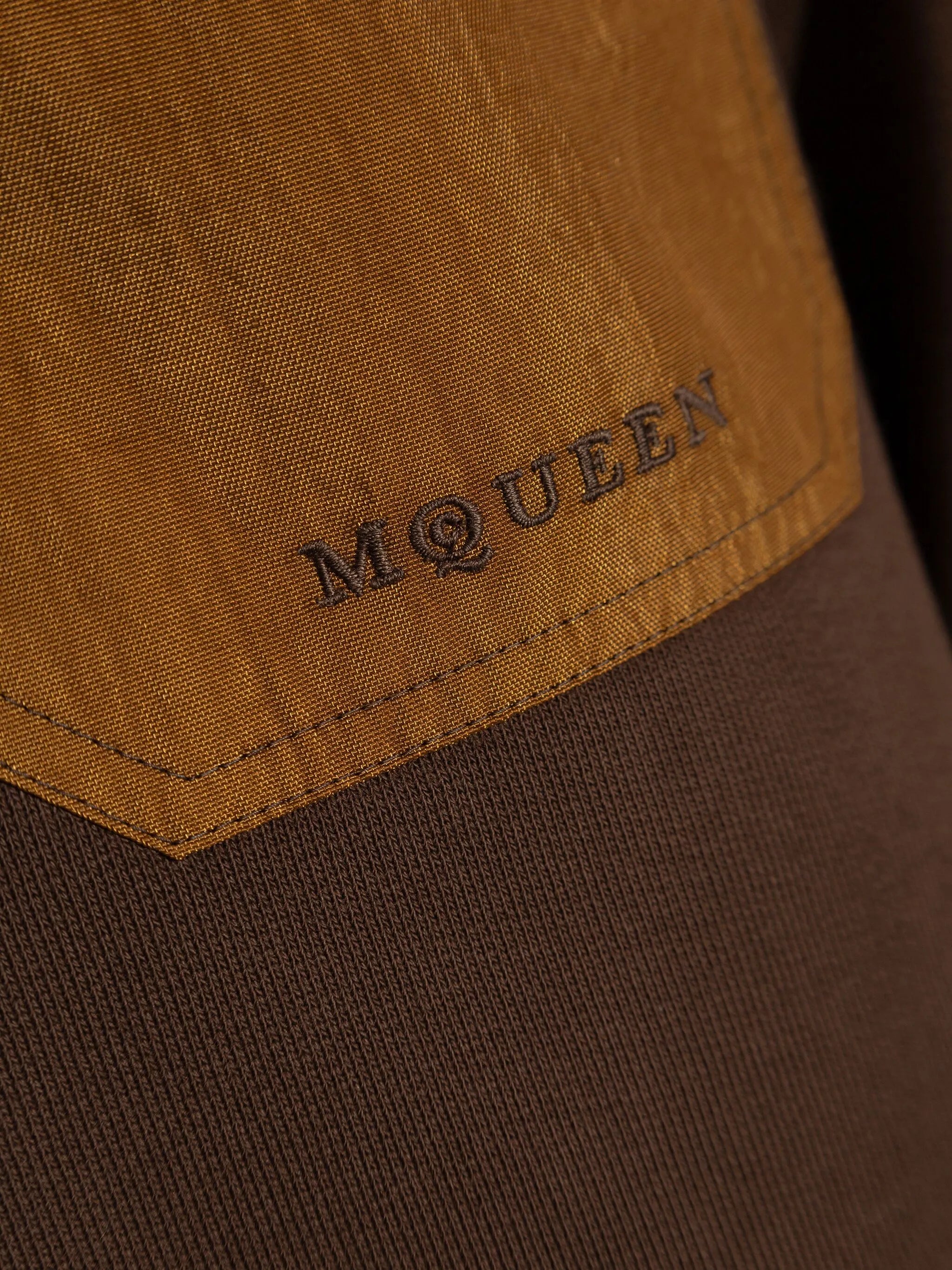 contrast-pocket sweatshirt
