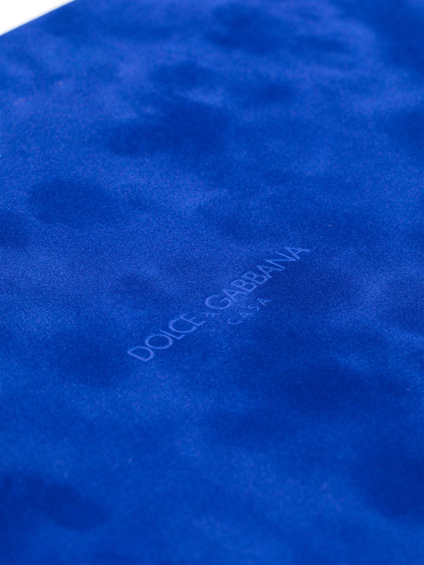 logo-engraved tray