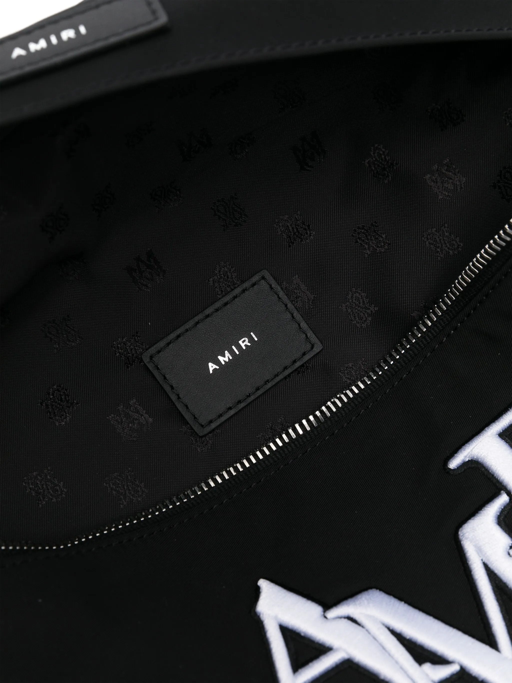 Staggered belt bag