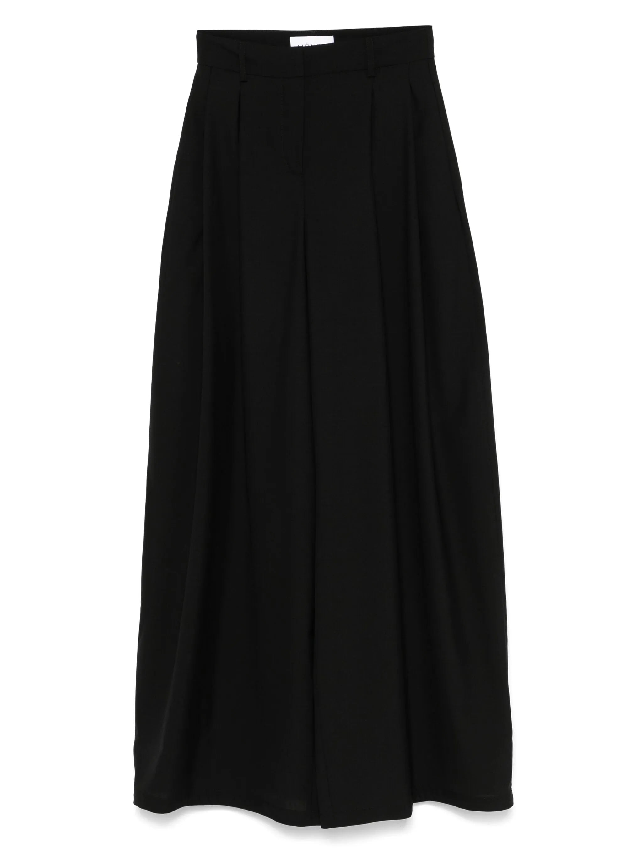 pleated trousers