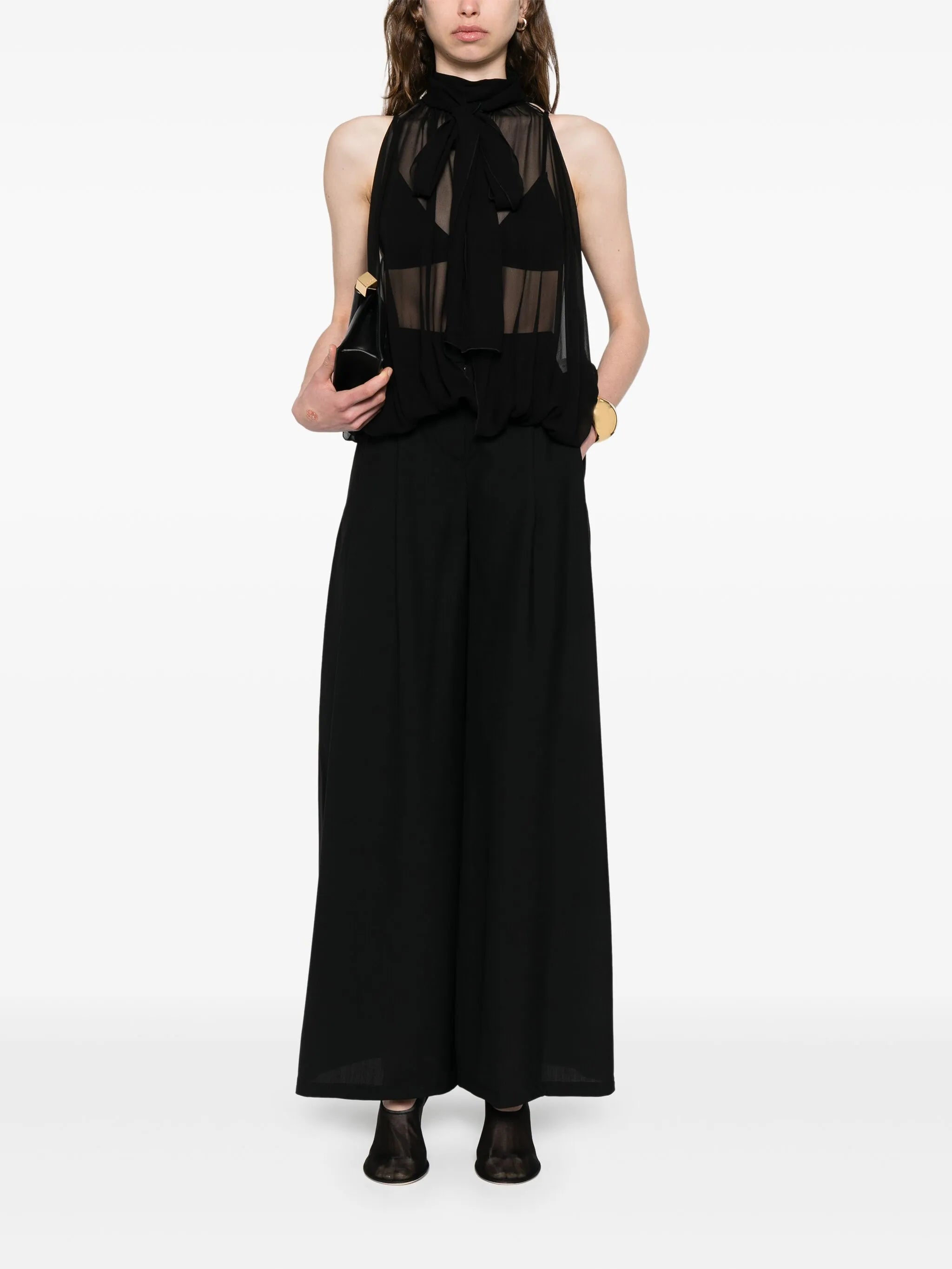 pleated trousers