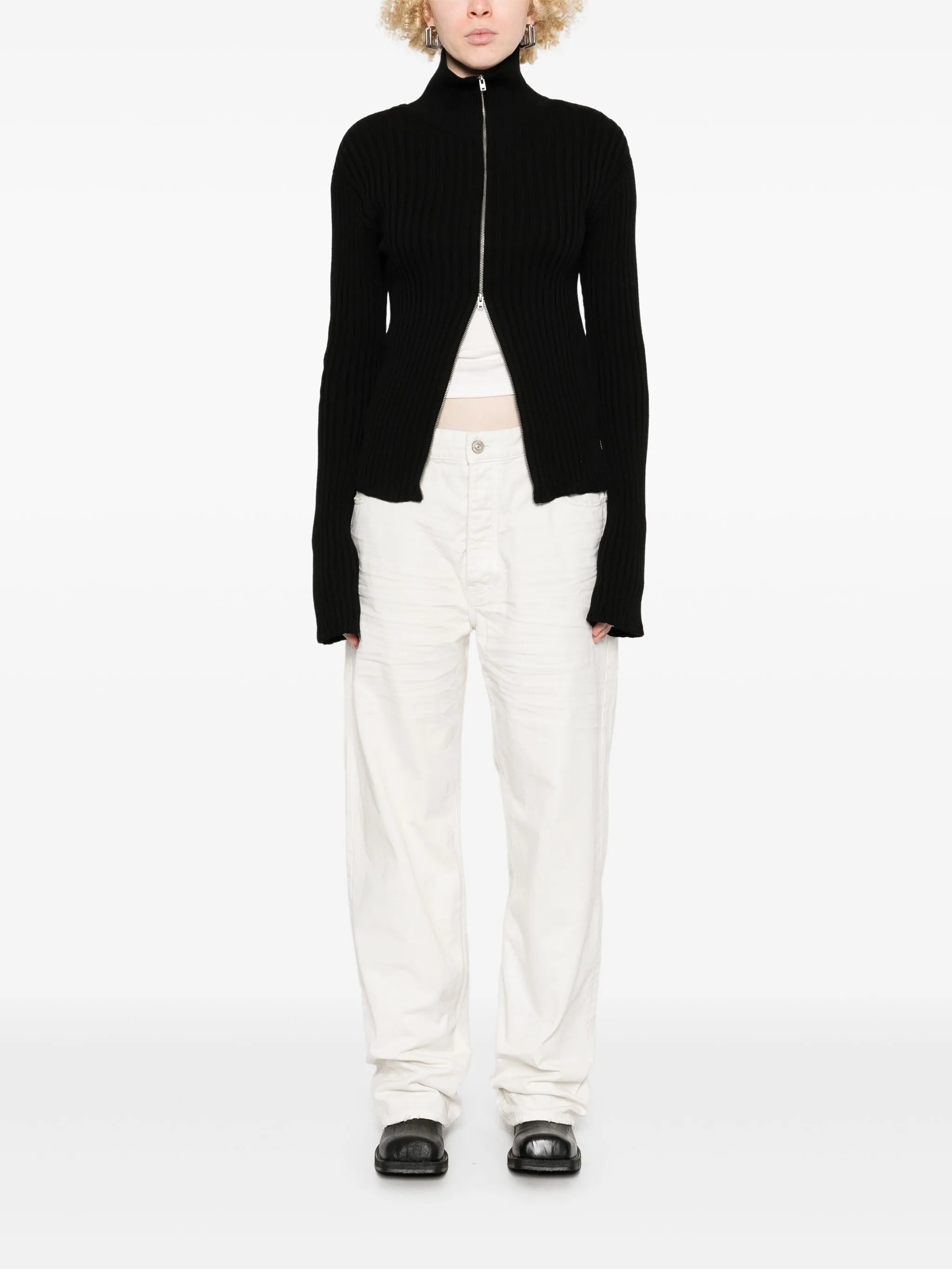 distressed-effect jeans