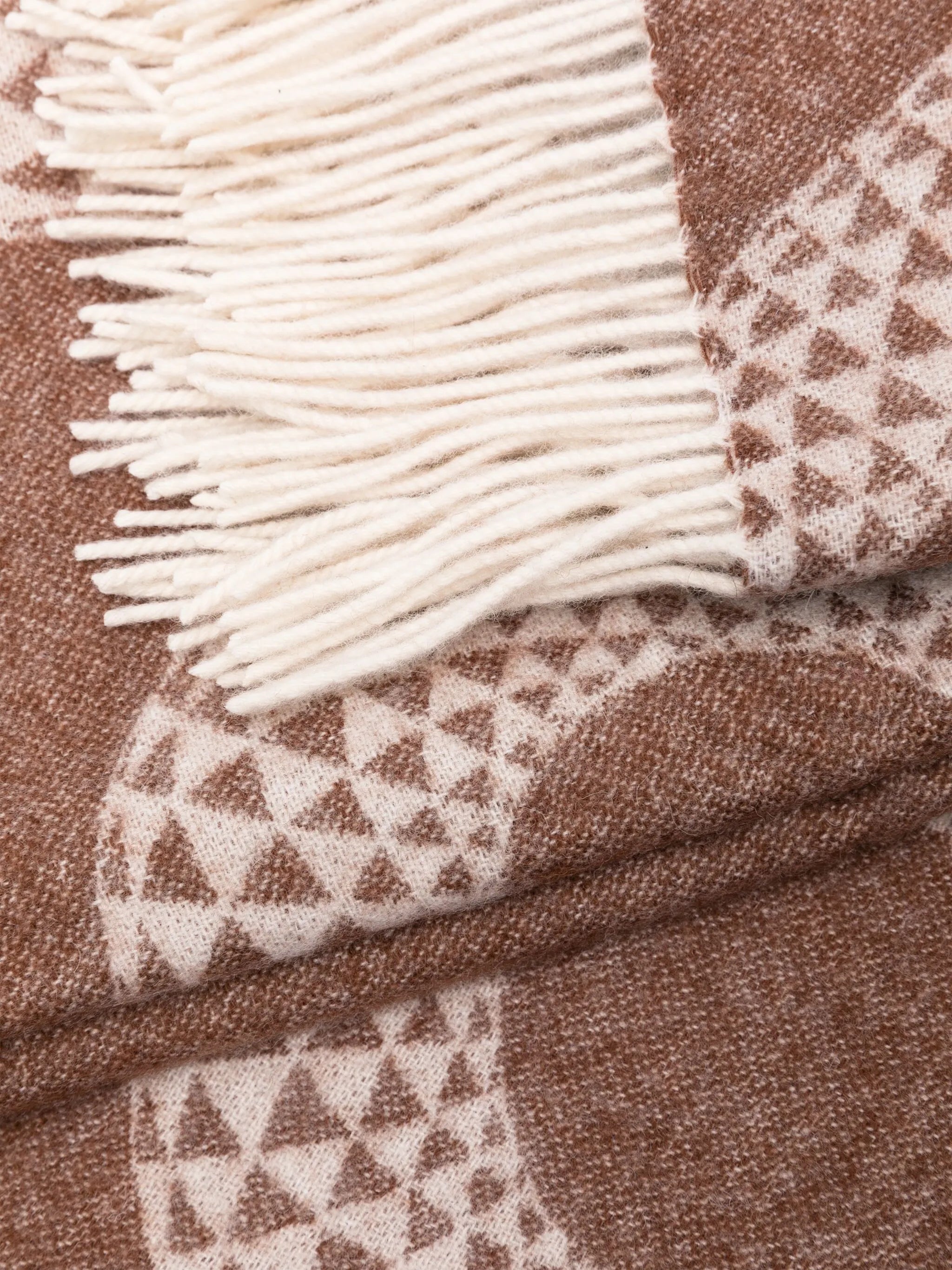 Eden throw (177cm x 127cm)