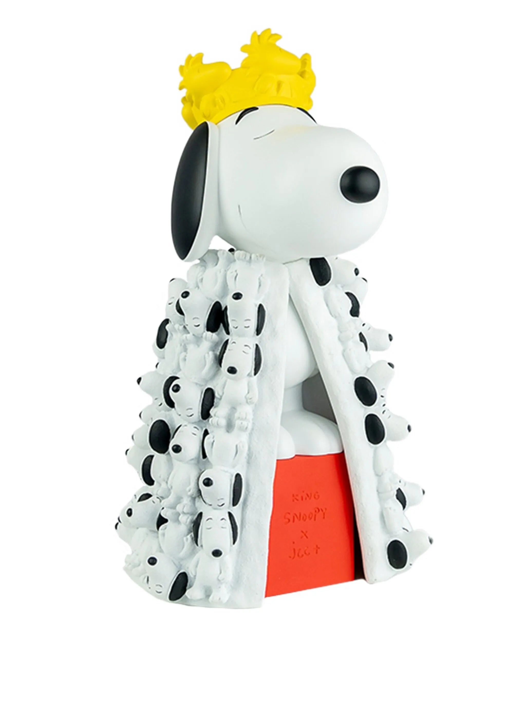 King Snoopy sculpture