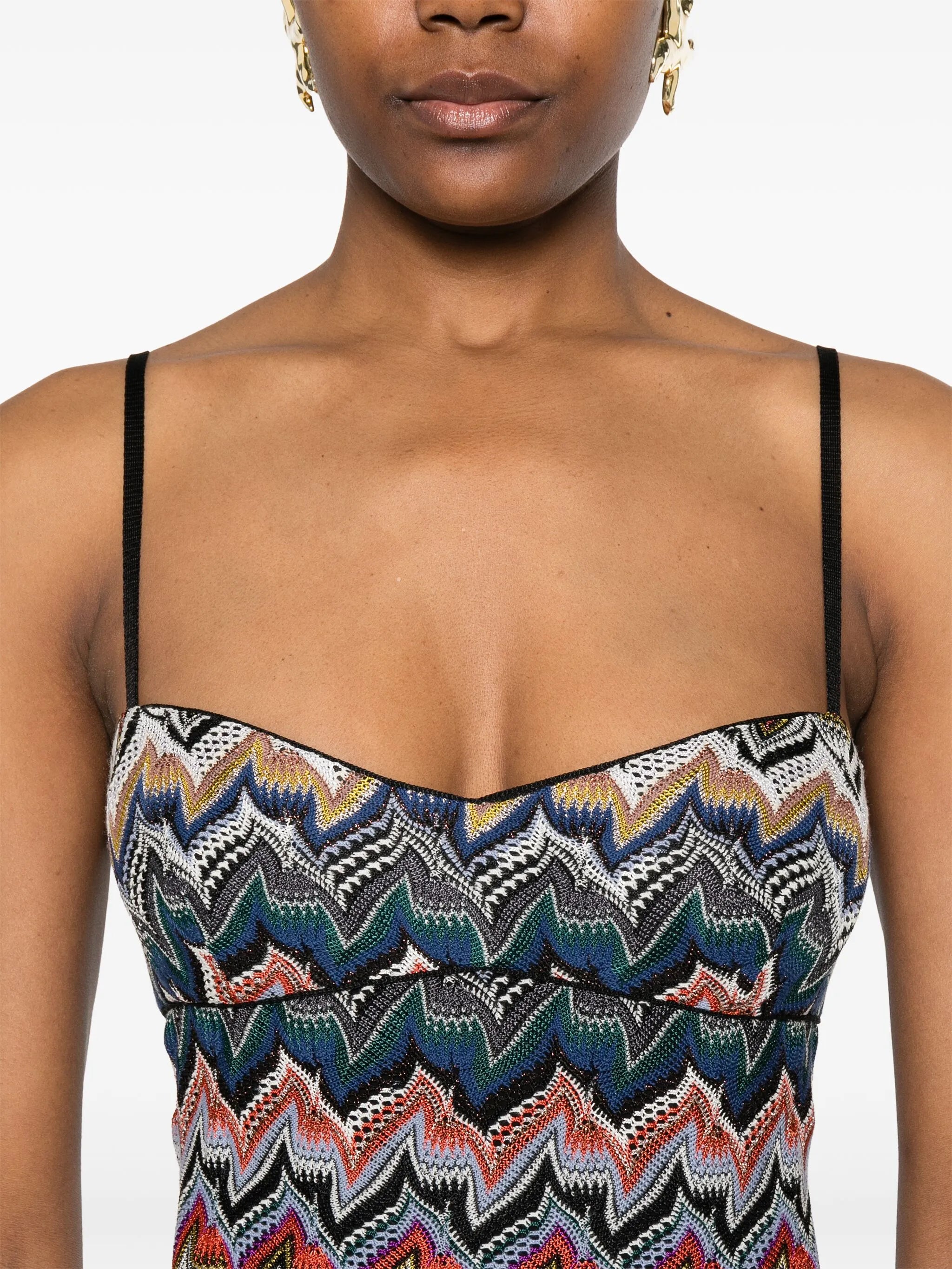 sleeveless dress