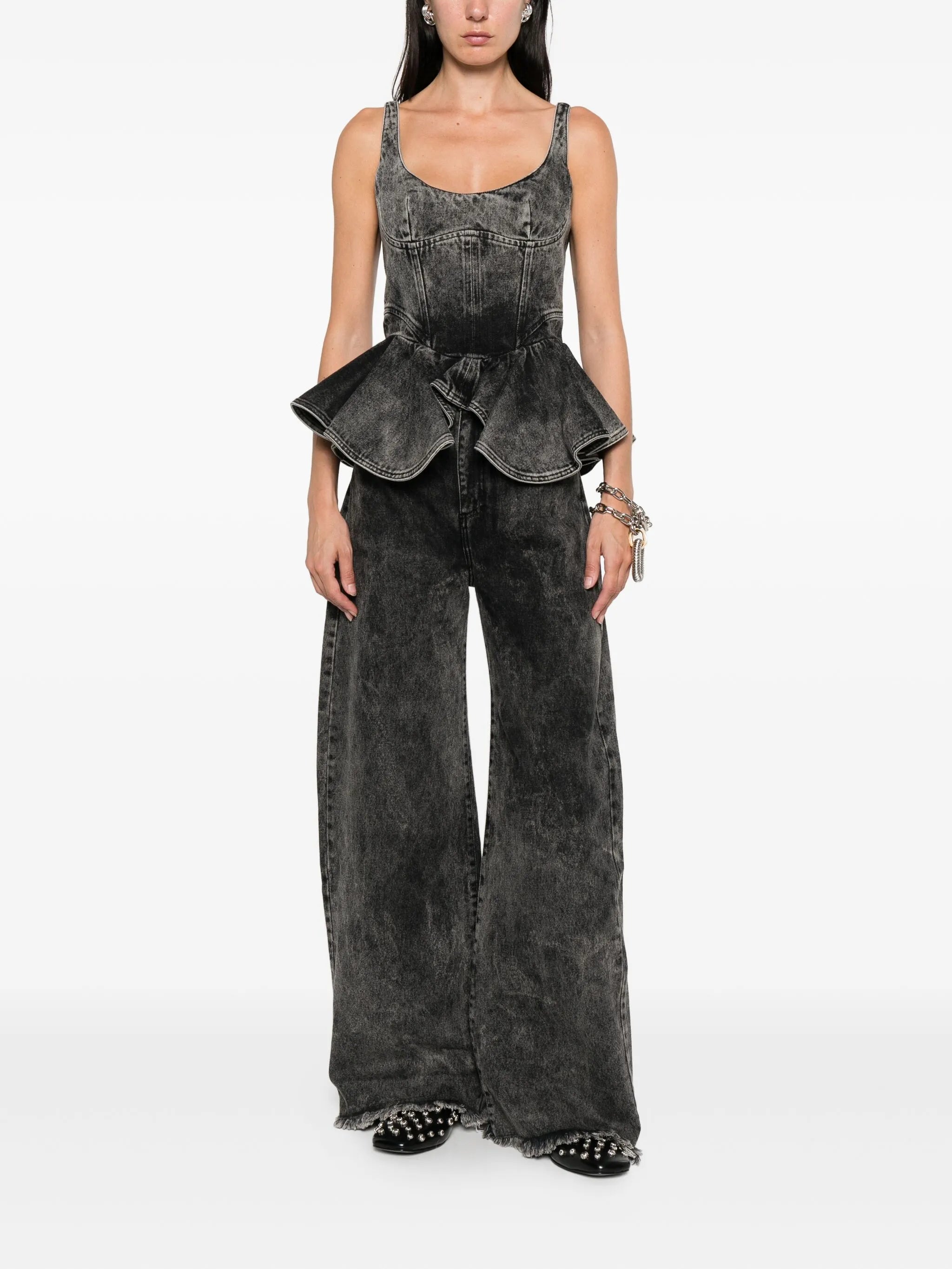 high-waisted boyfriend jeans