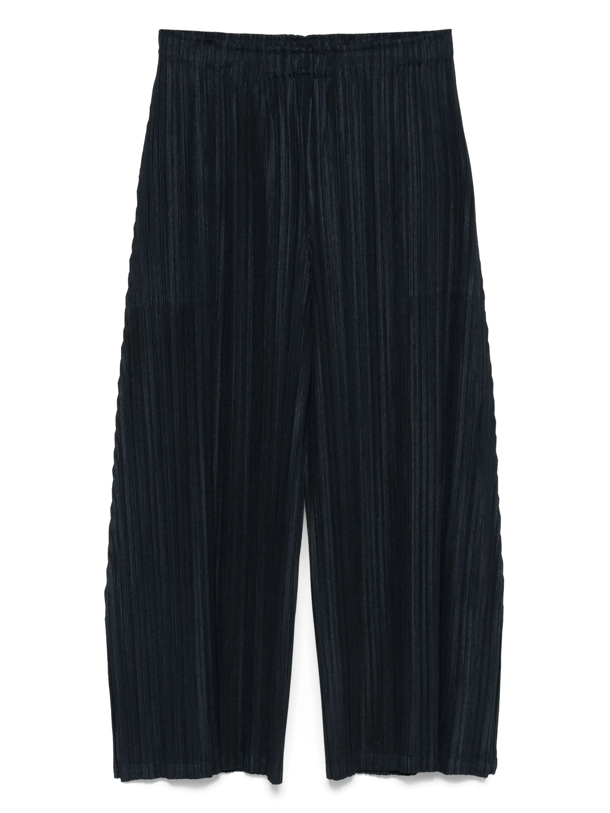pleated trousers