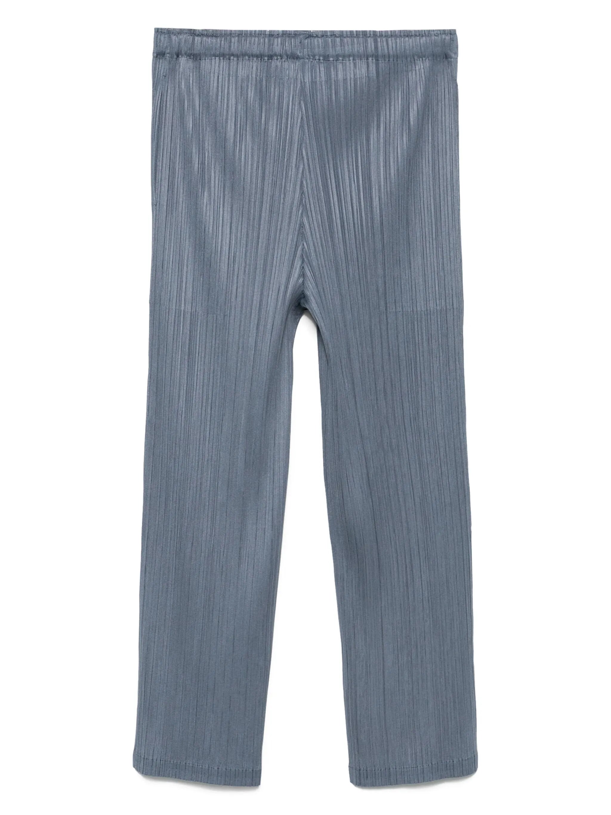 pleated trousers