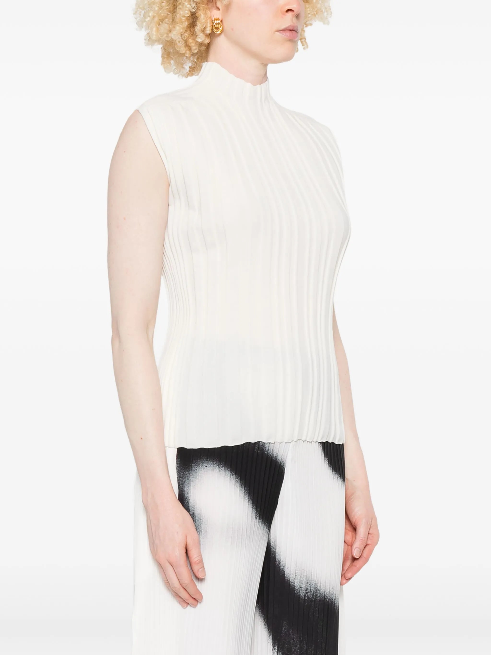 pleated T-shirt
