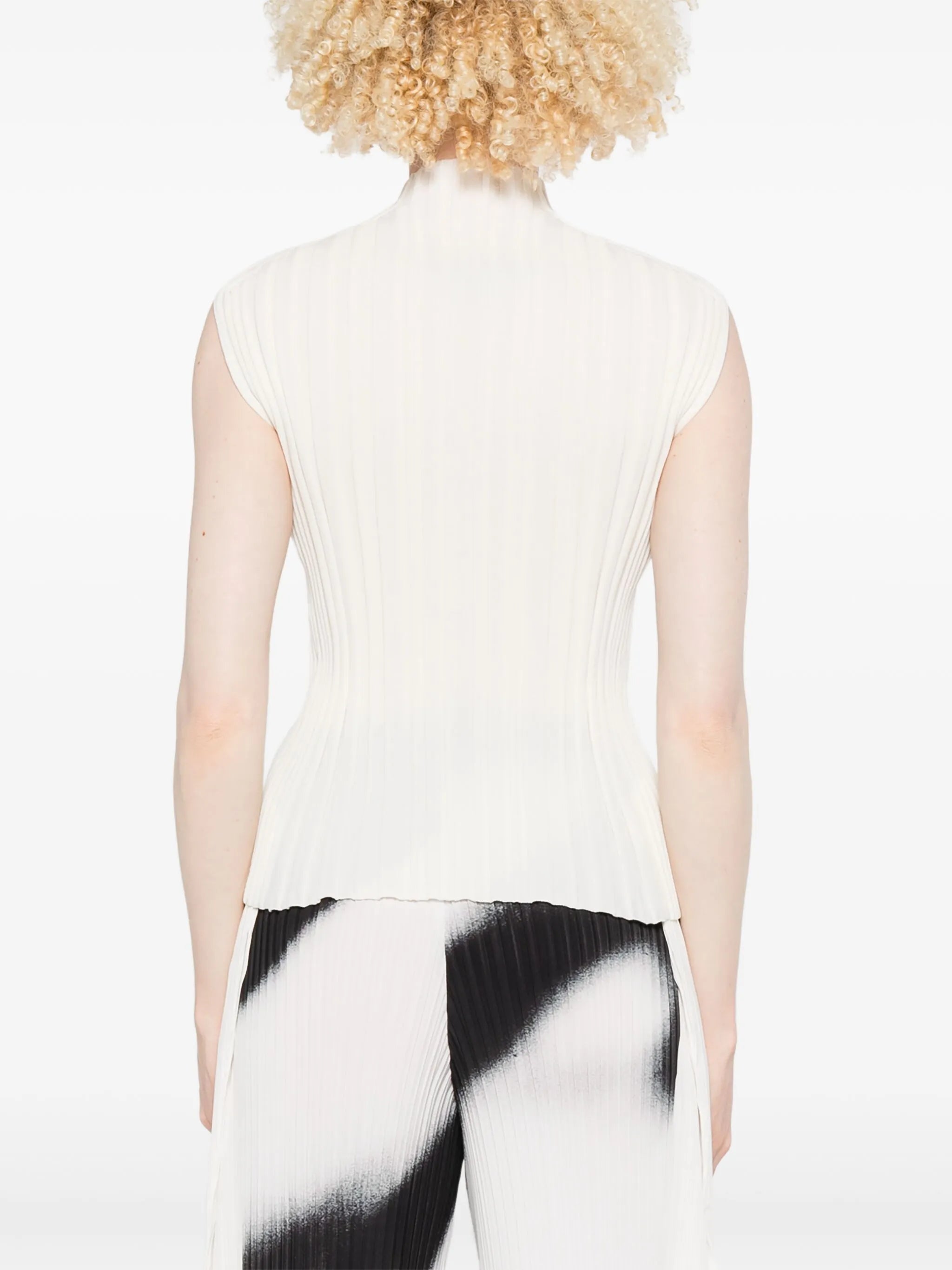 pleated T-shirt
