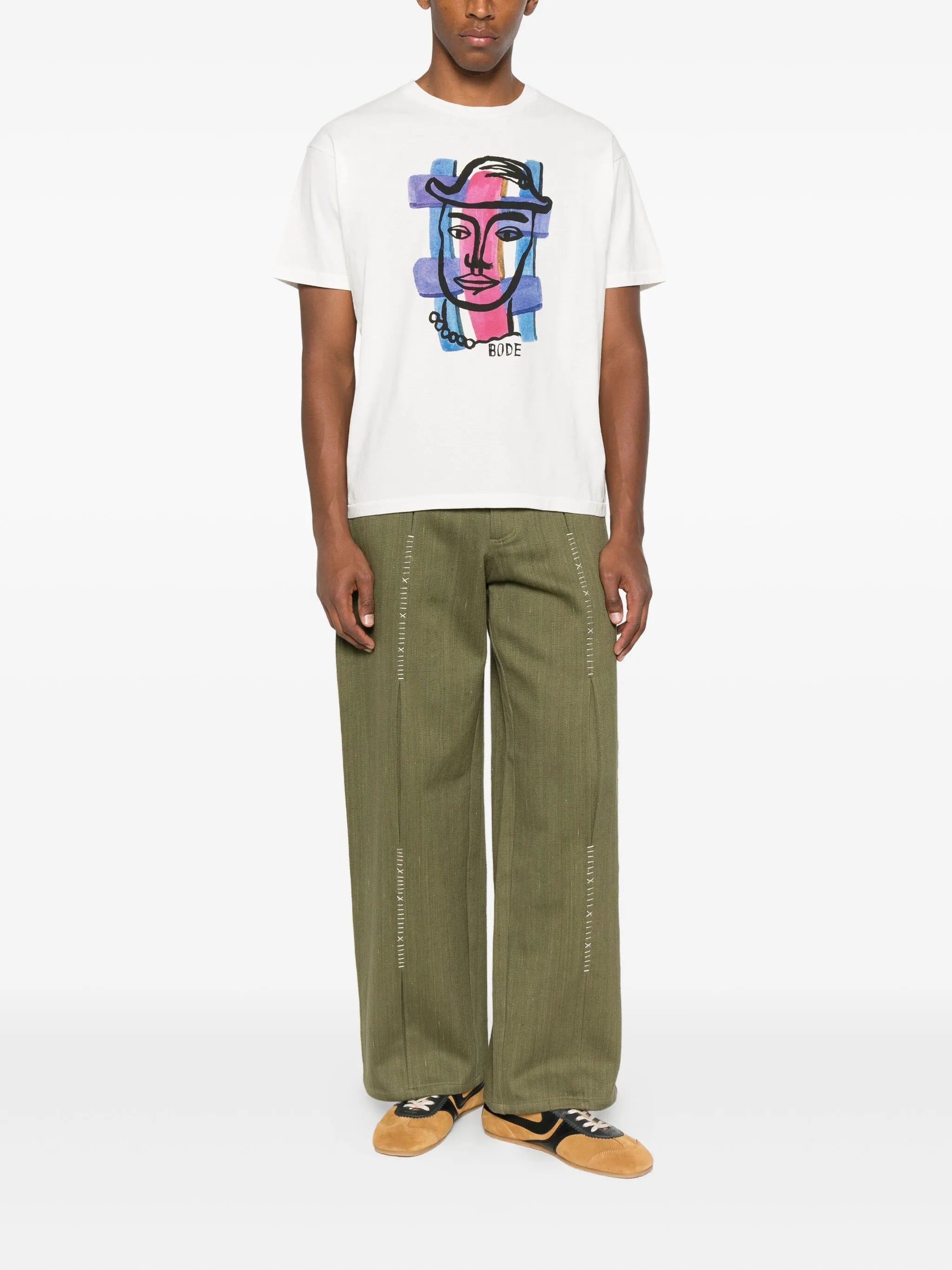 hat-print T-shirt