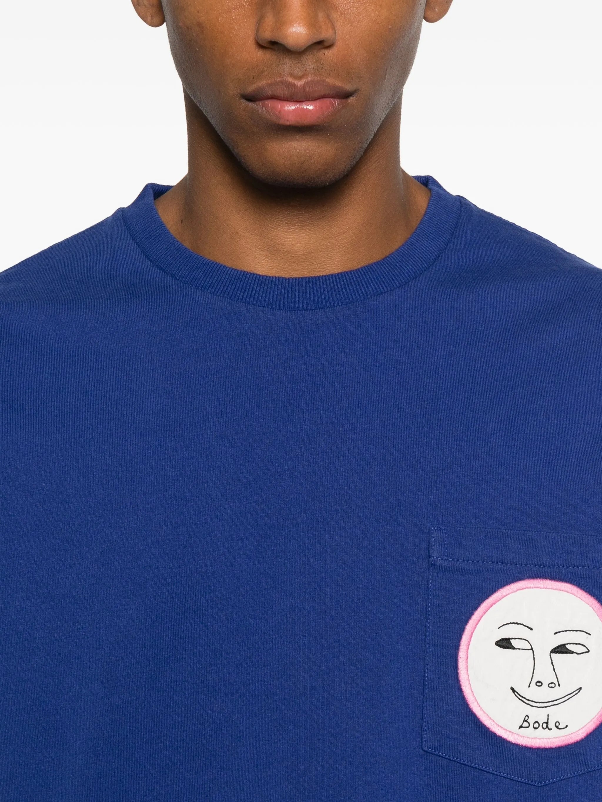 pocket moon-face T-shirt