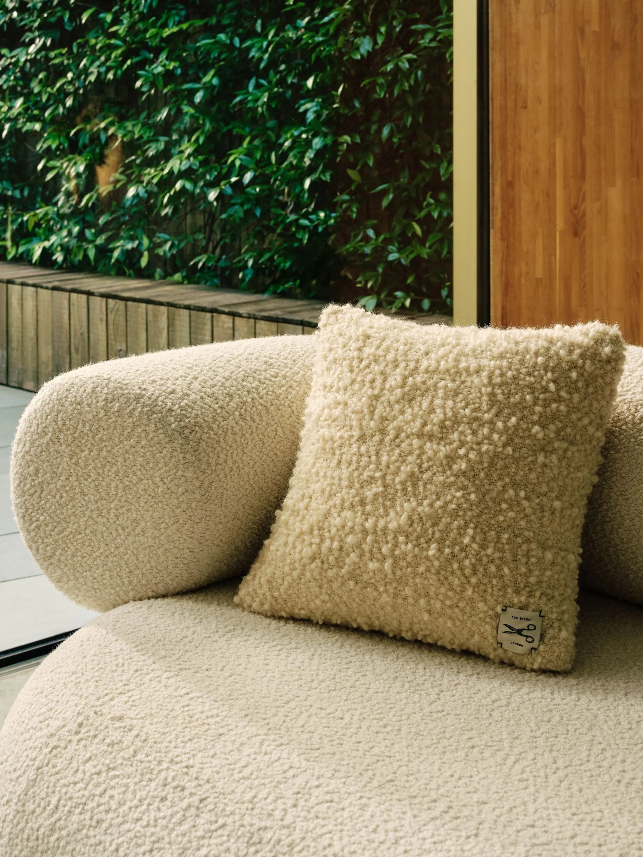 Bobble cushion (45cm x 45cm)