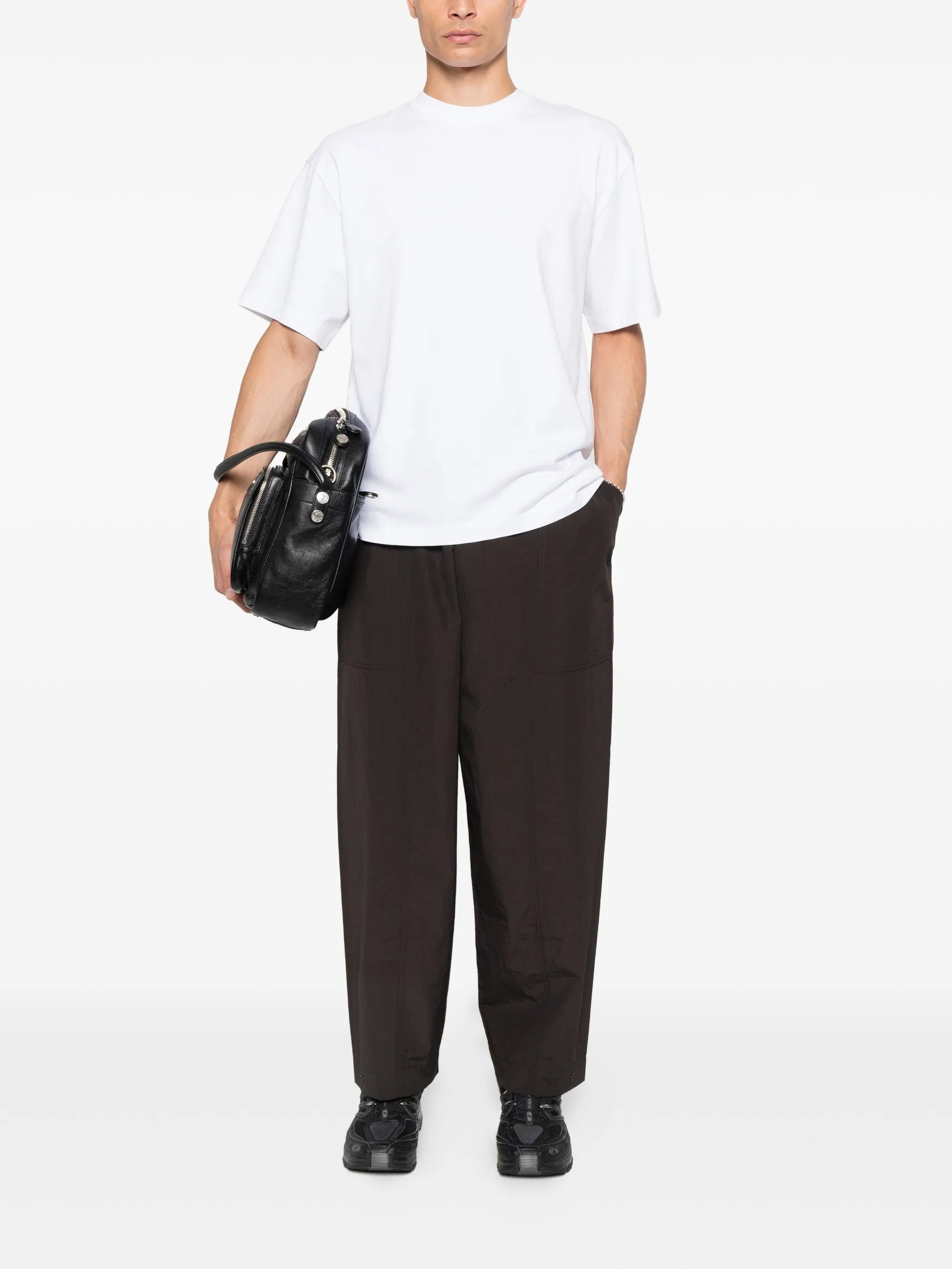 elasticated-waist trousers