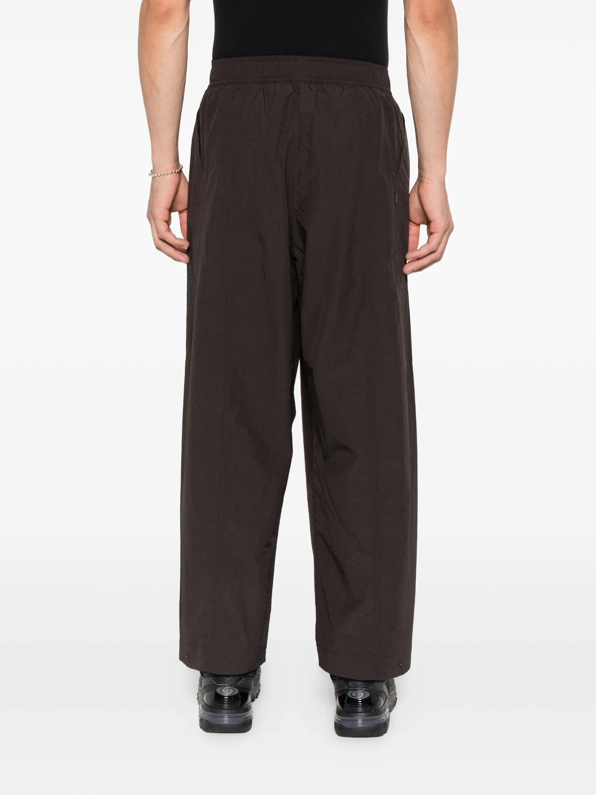 elasticated-waist trousers
