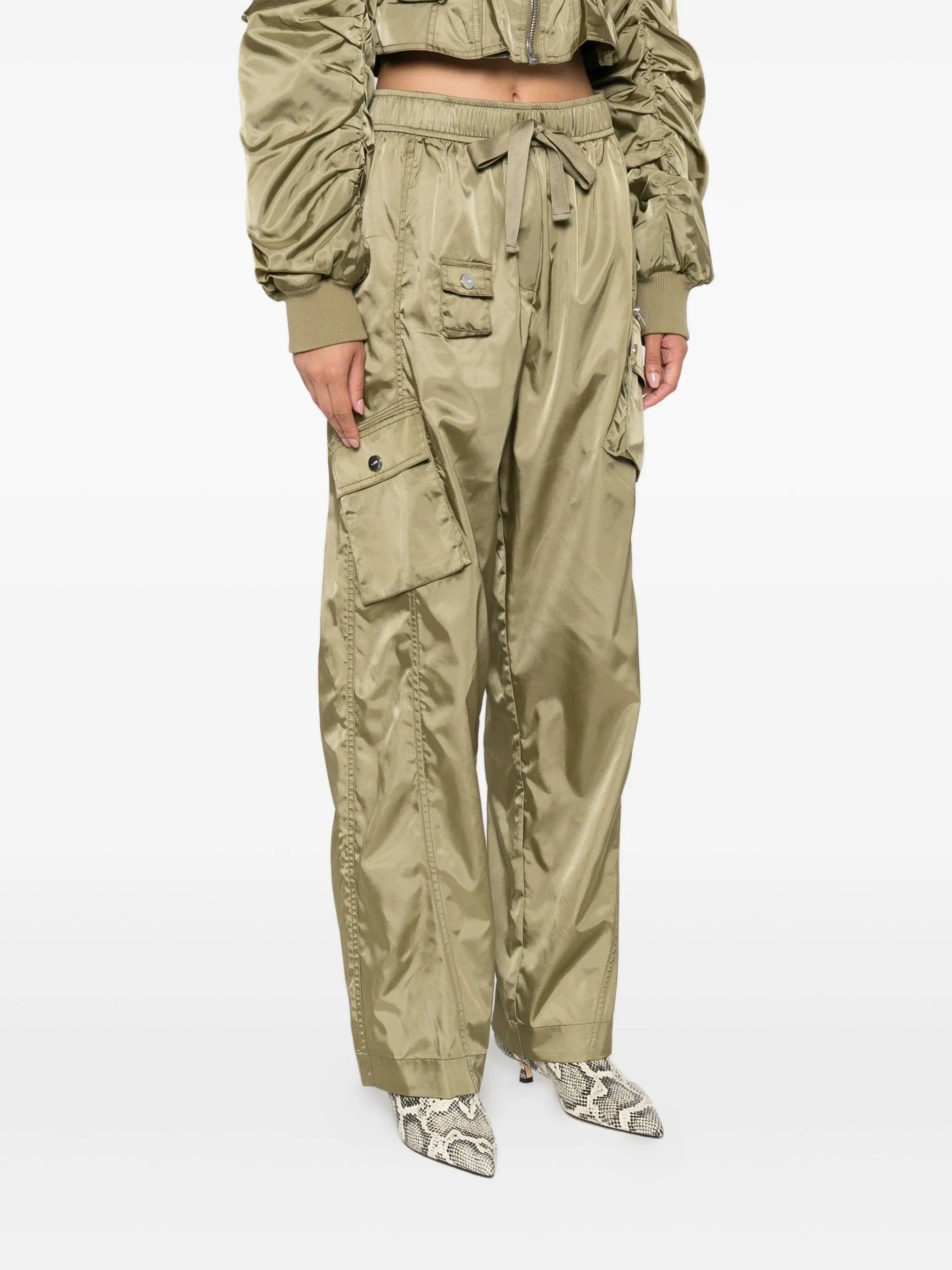 tapered cargo pants