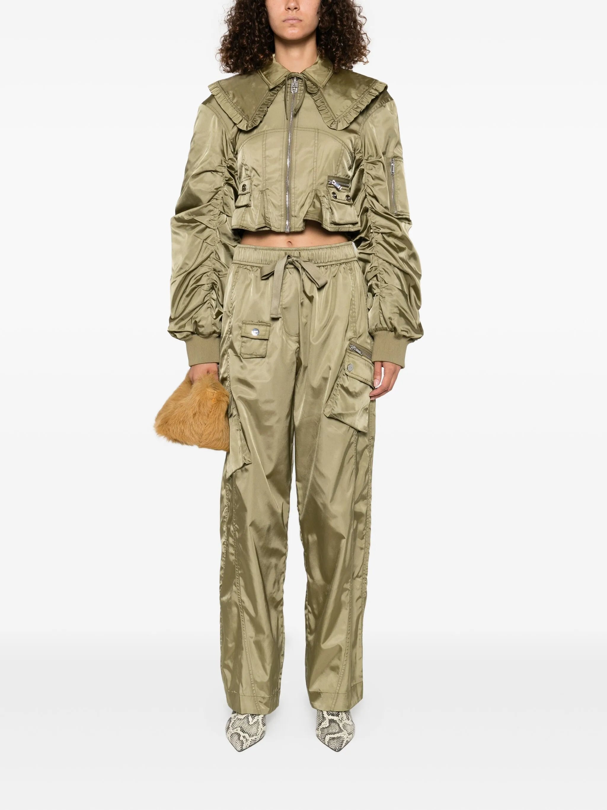 tapered cargo pants
