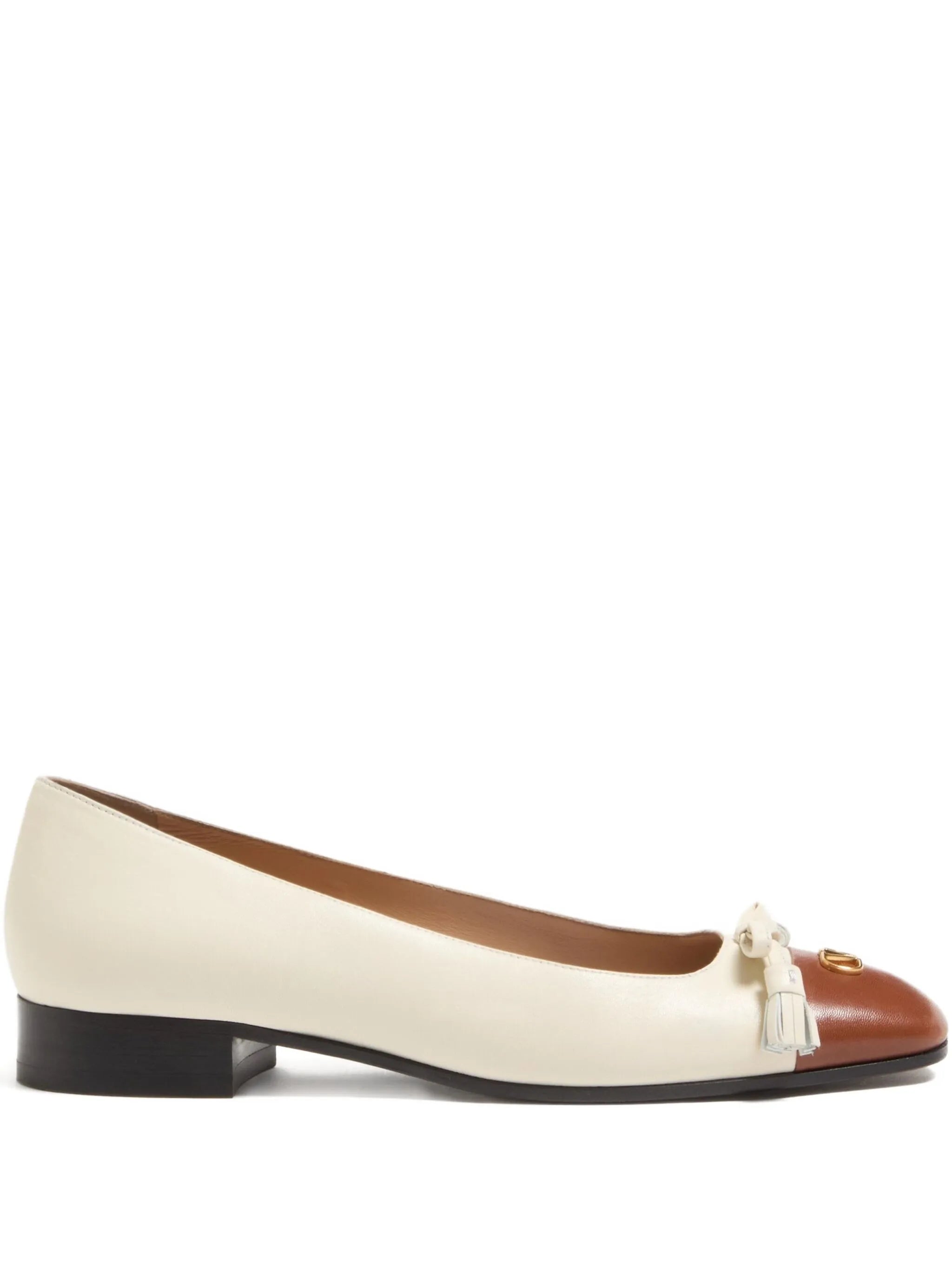 tassel-embellished leather ballet flats