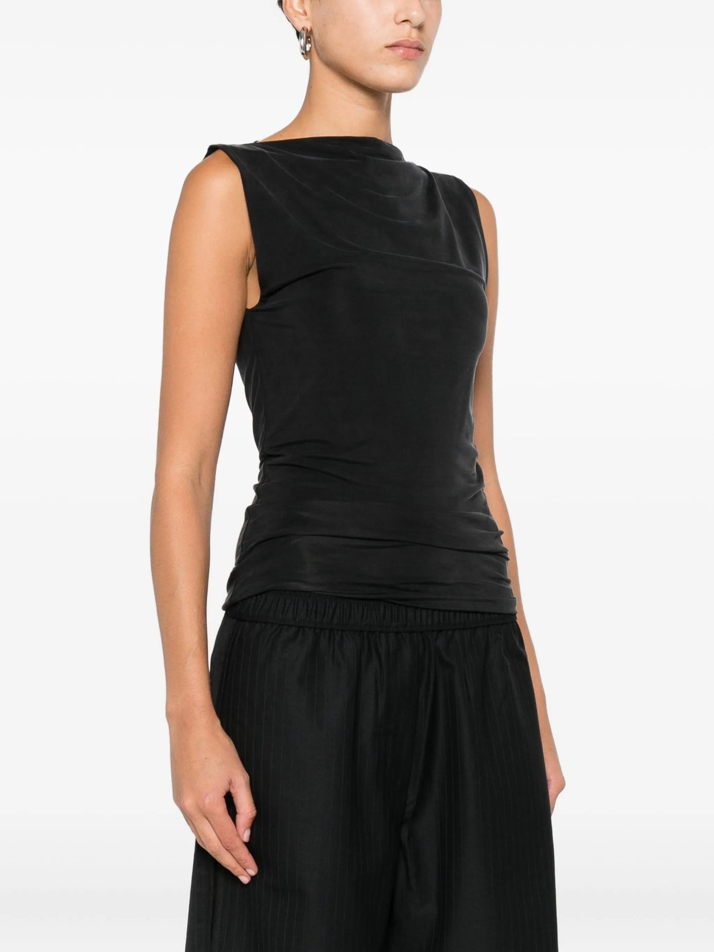 sleeveless top