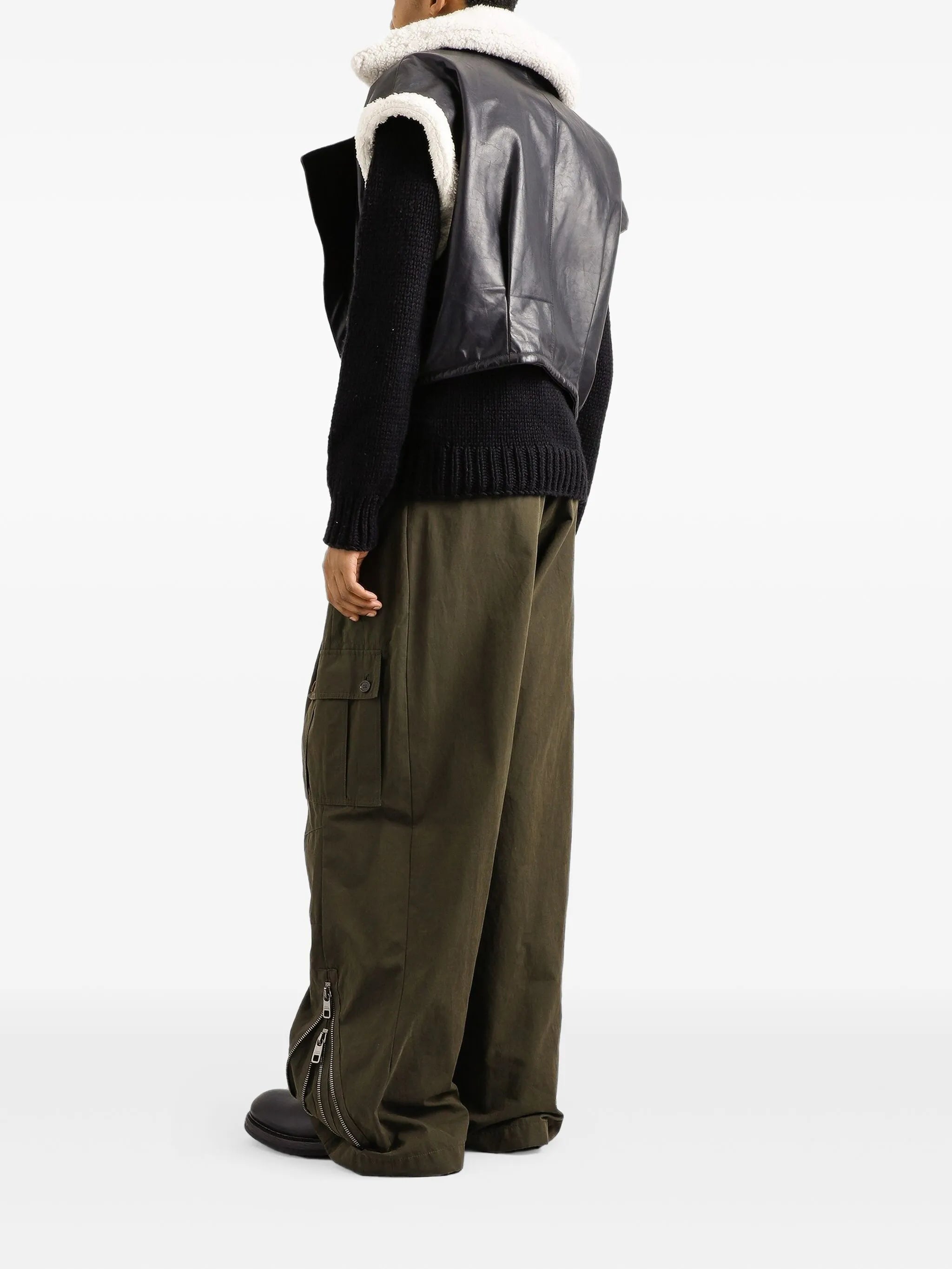 zip-fastening cargo trousers