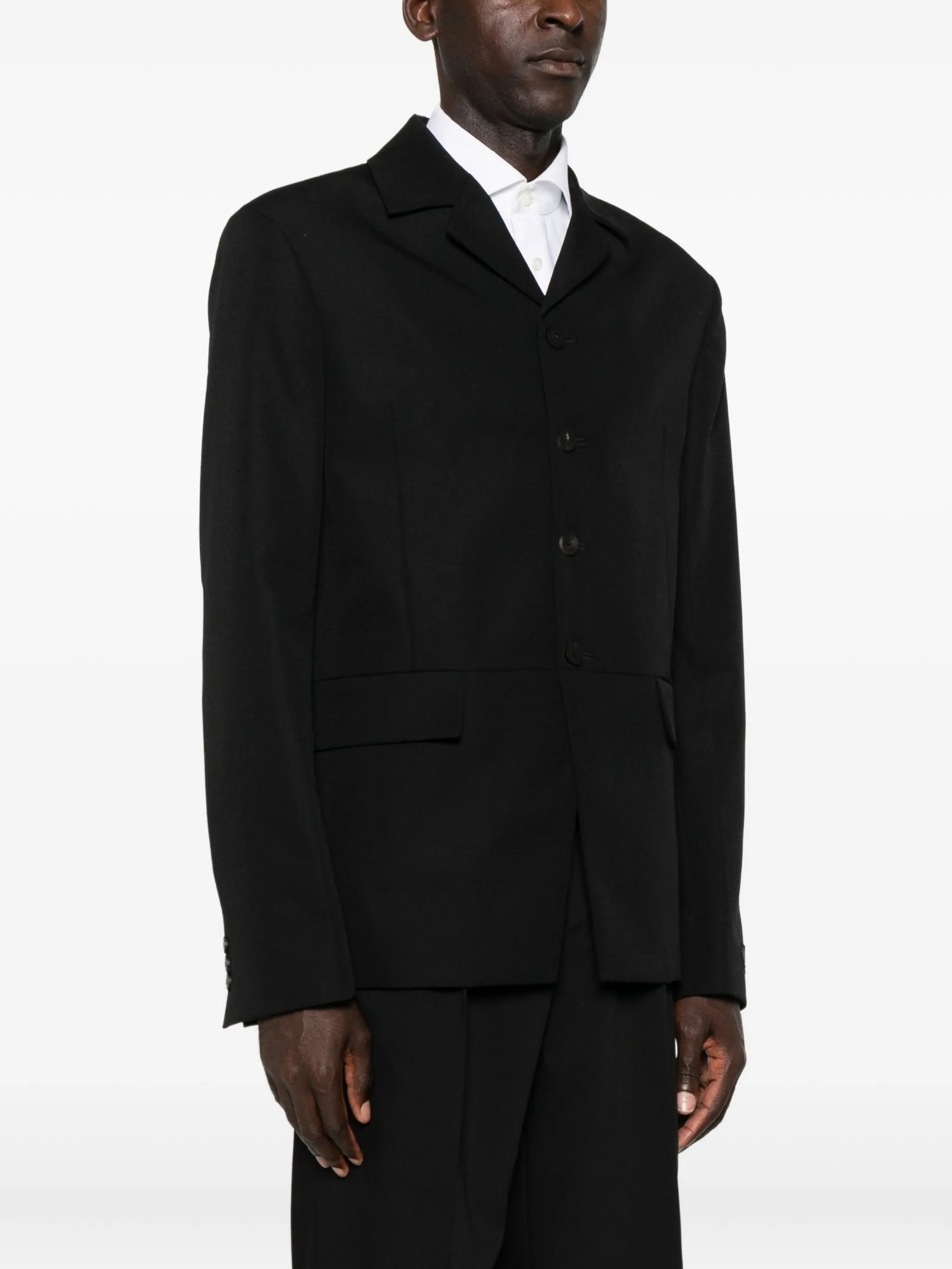 buttoned collarless blazer