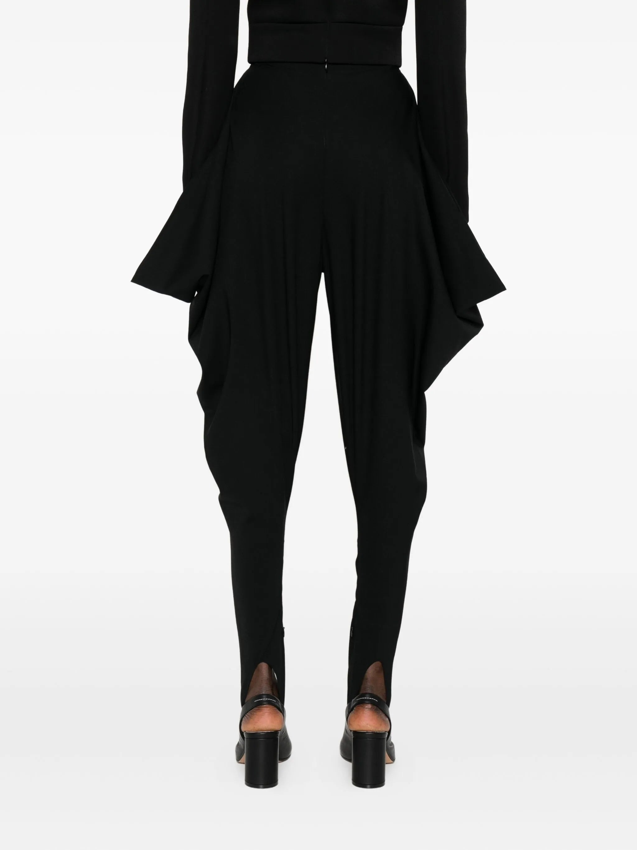 foot-strap stirrup trousers