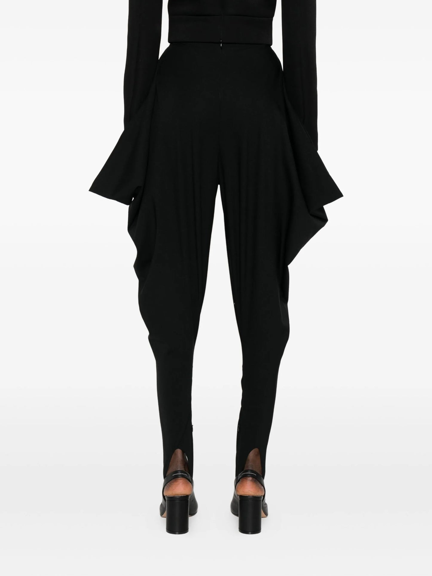 foot-strap stirrup trousers