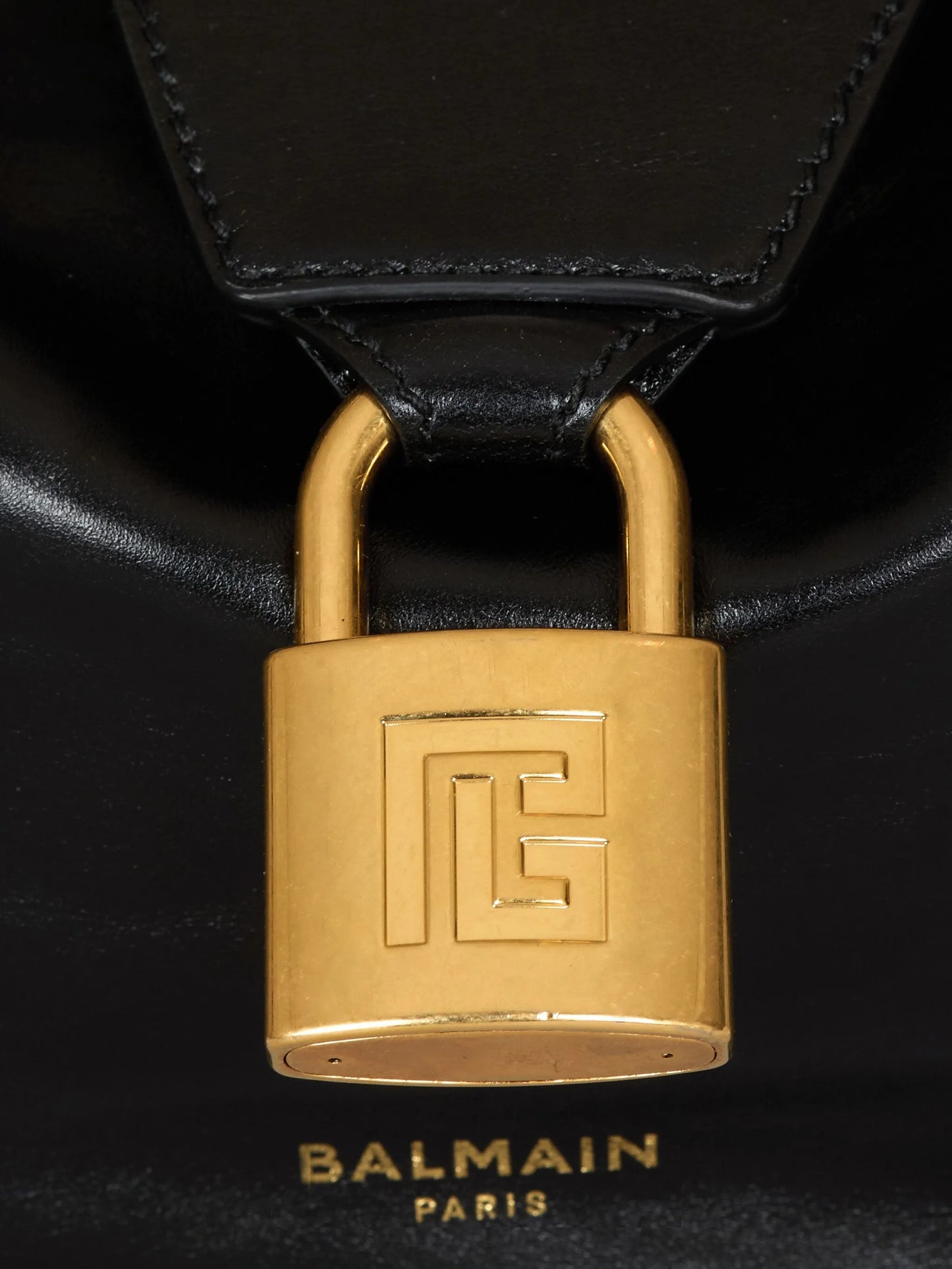 Sync shoulder bag