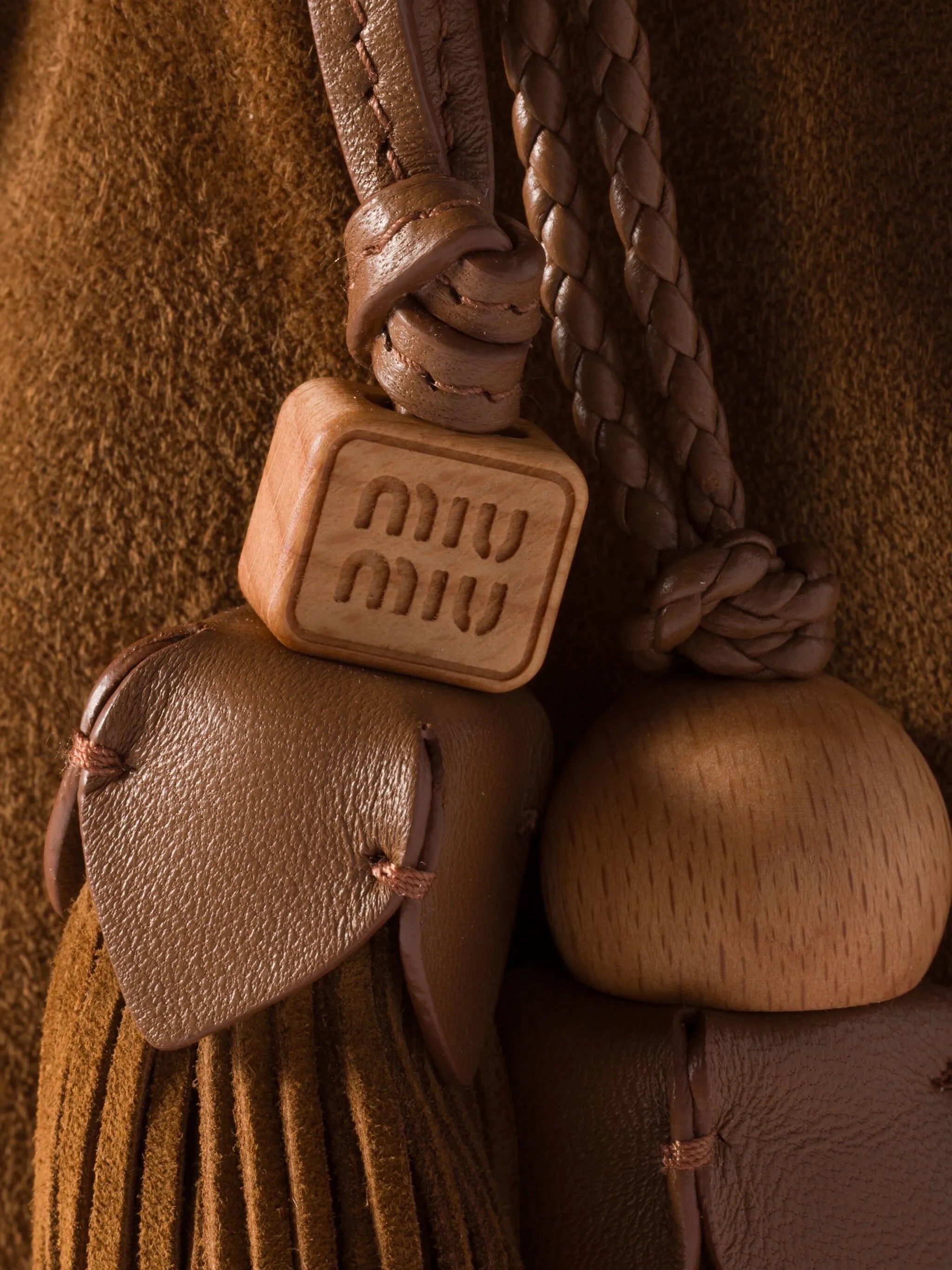 tassel-detail shoulder bag
