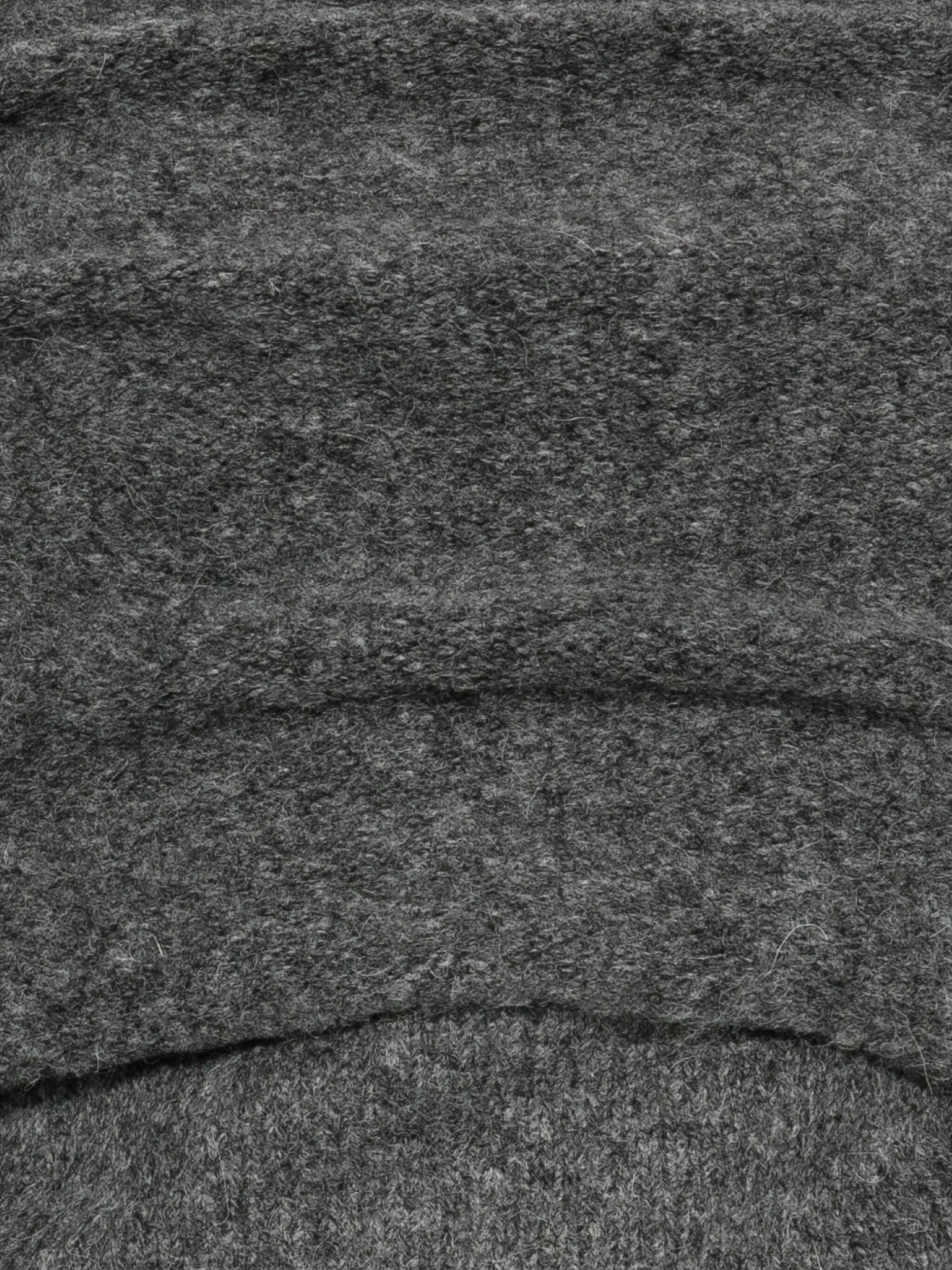 off-shoulder sleeveless knitted top