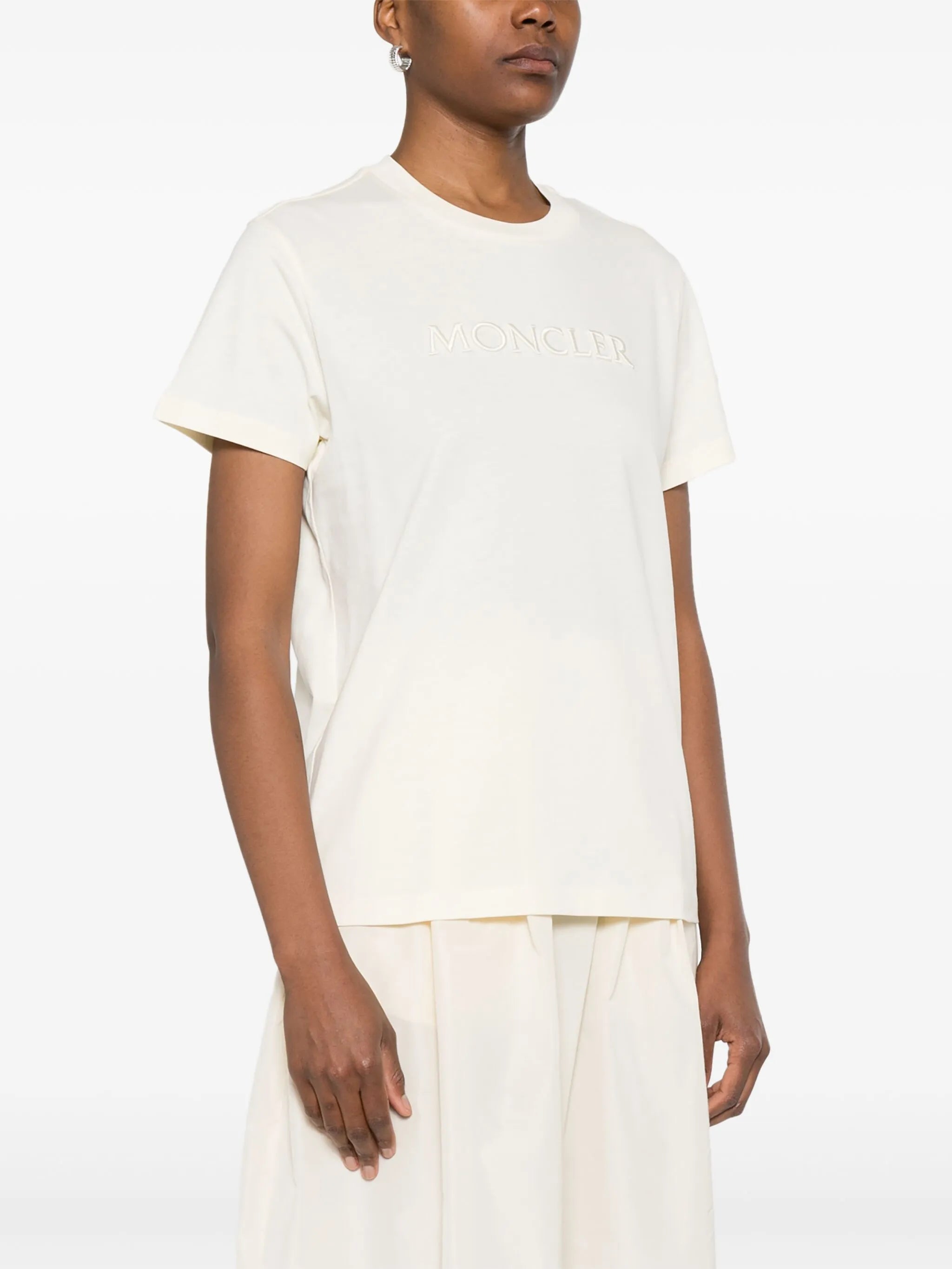 logo-embroidered T-shirt