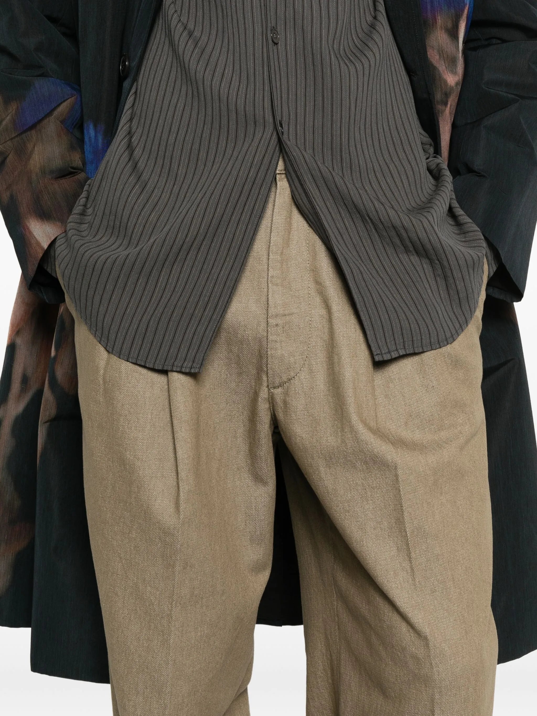 single-pleat trousers