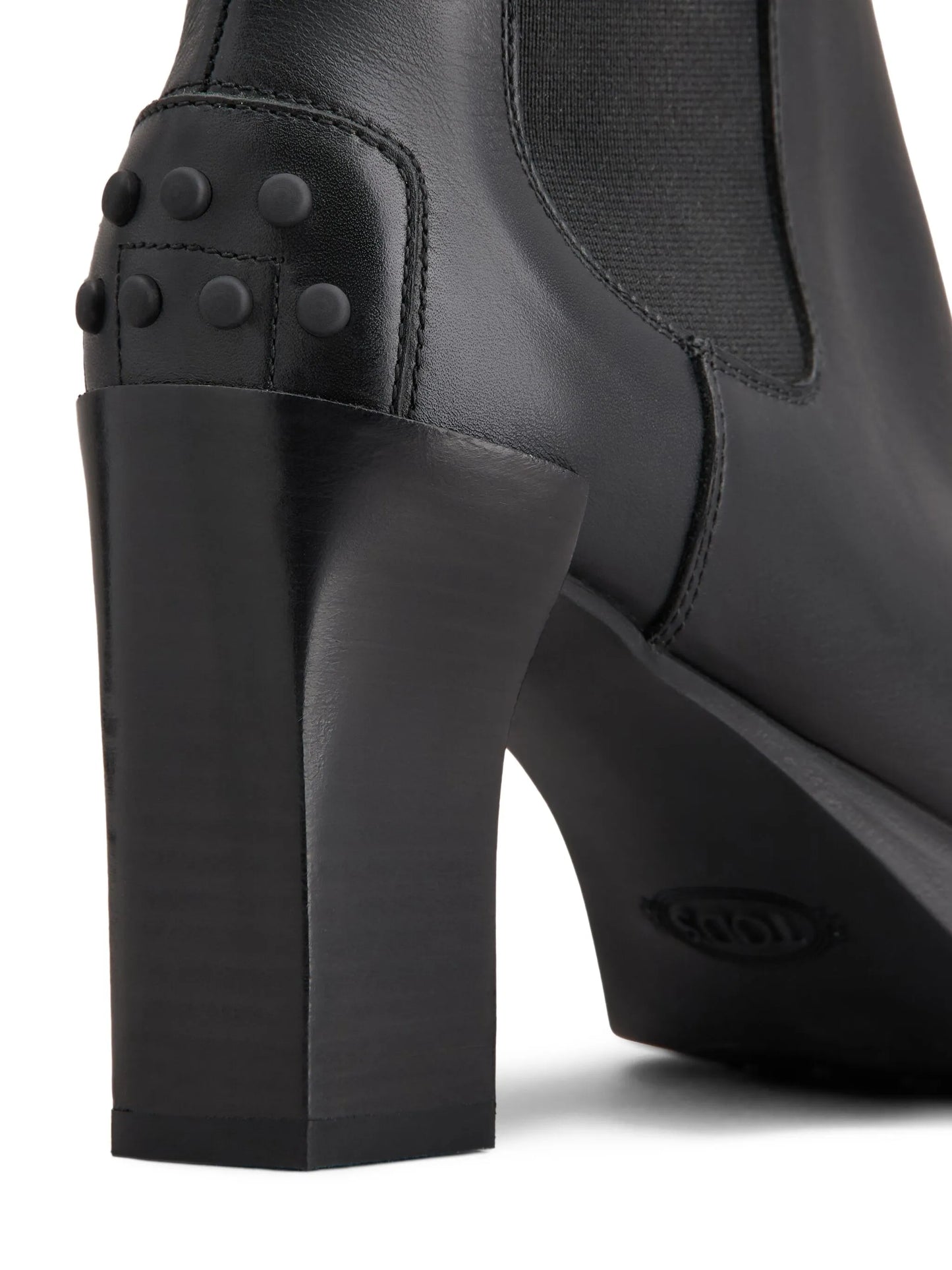 Chelsea boots in leather