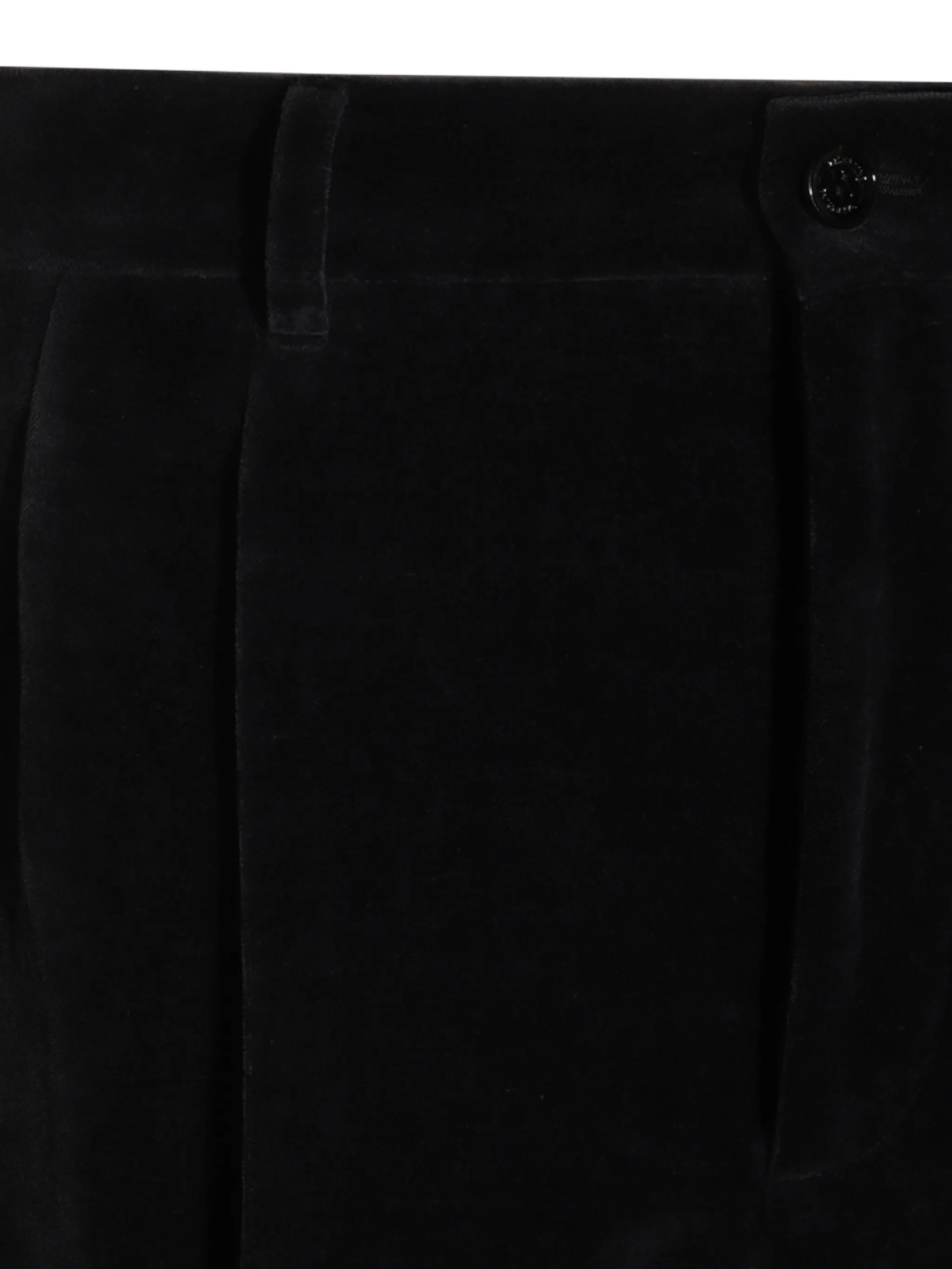 pleated trousers